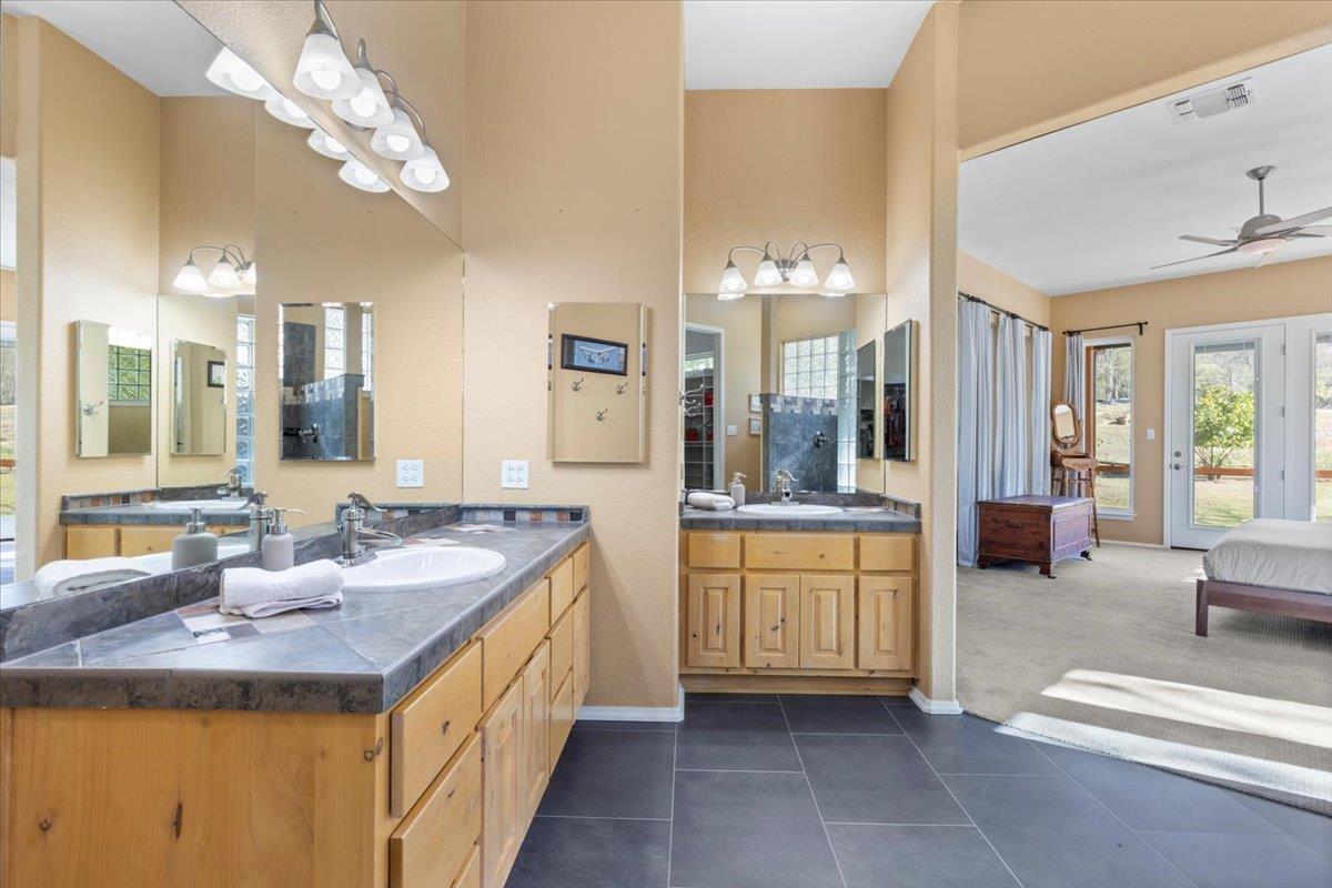 204 Kahana Ln, Bastrop, TX 78602