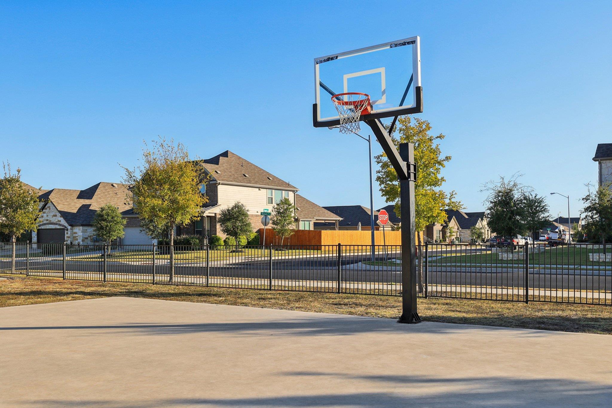 427 Bluejack Way, Hutto, TX 78634