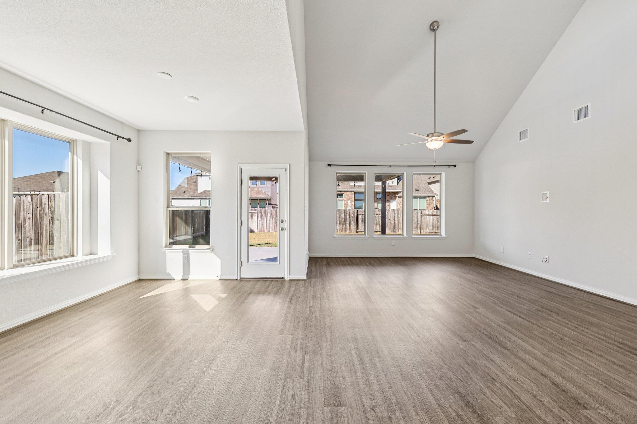 427 Bluejack Way, Hutto, TX 78634