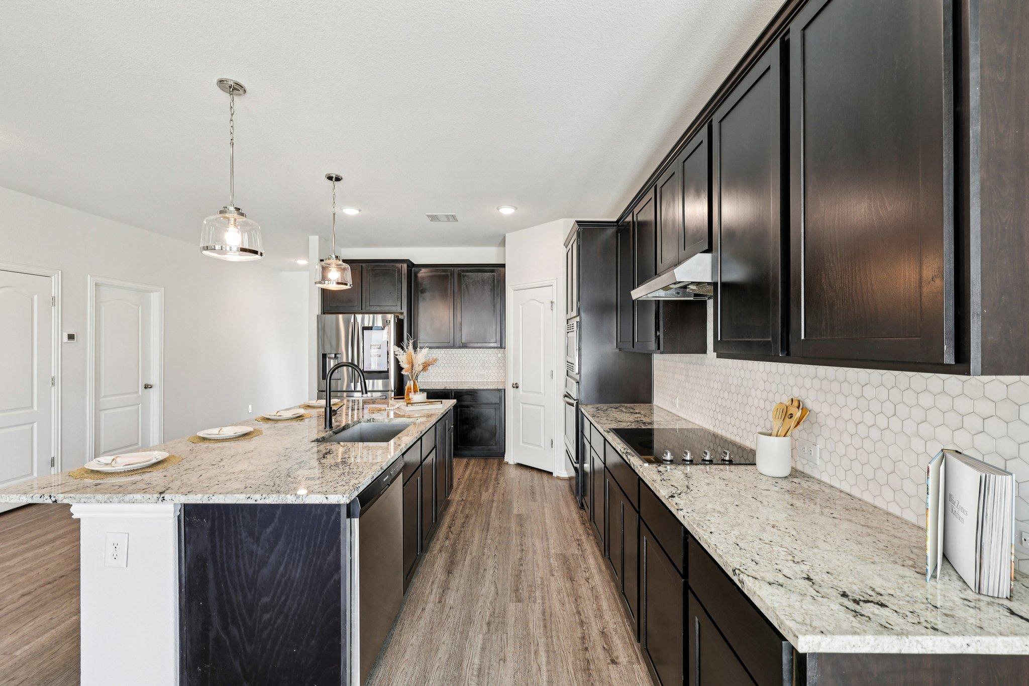 427 Bluejack Way, Hutto, TX 78634