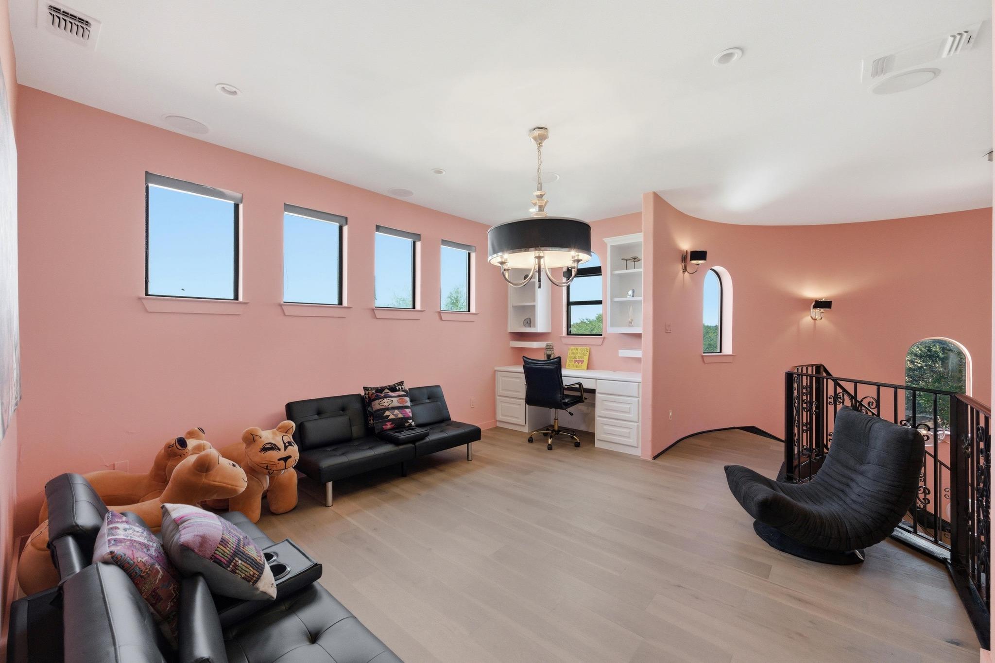 2900 Pamella Ct, Austin, TX 78734