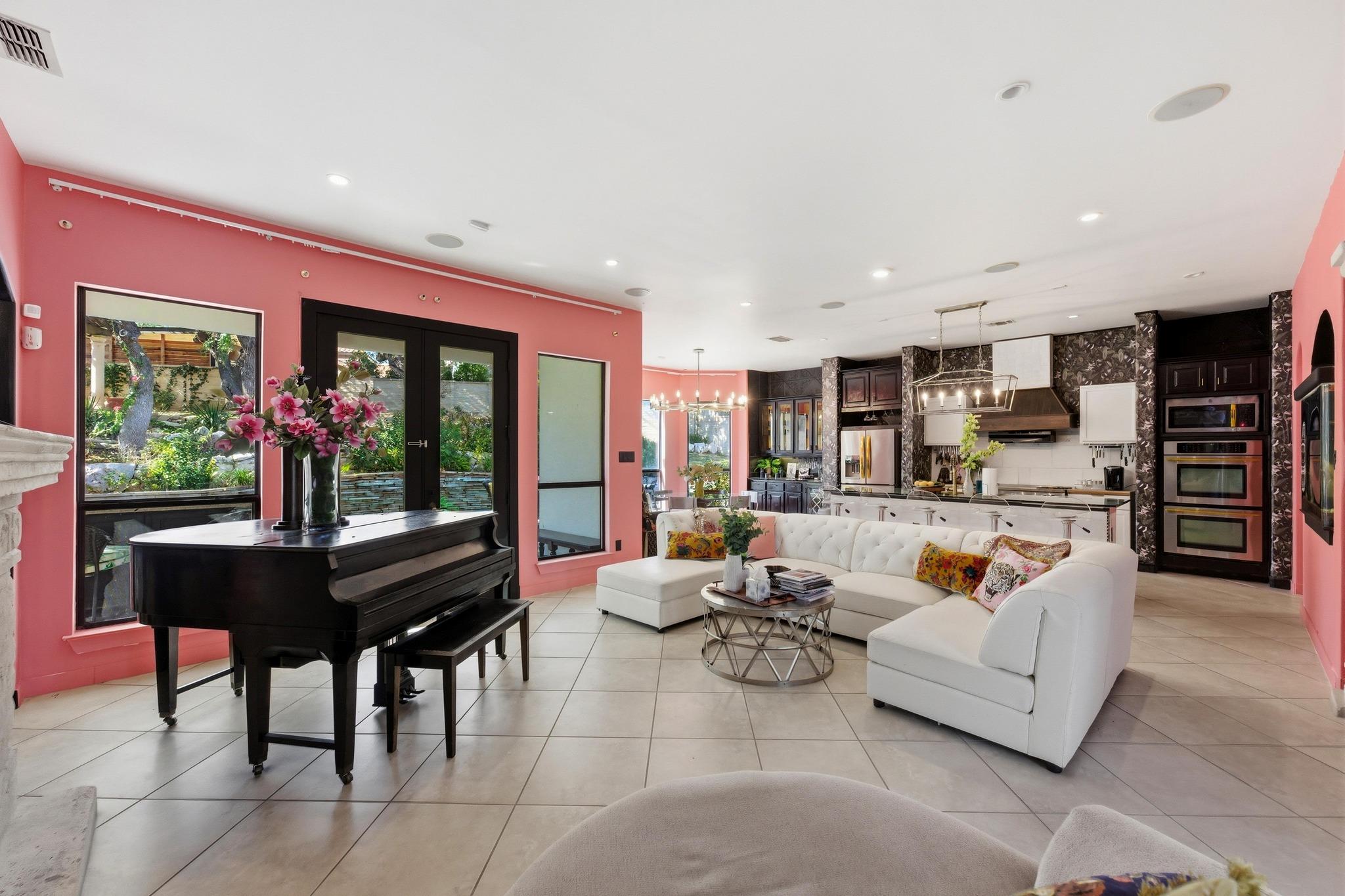 2900 Pamella Ct, Austin, TX 78734