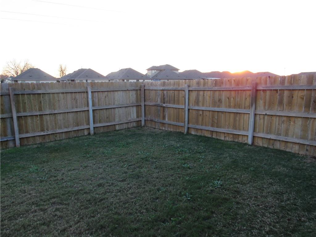 102 W Hidden Springs Dr, Bastrop, TX 78602