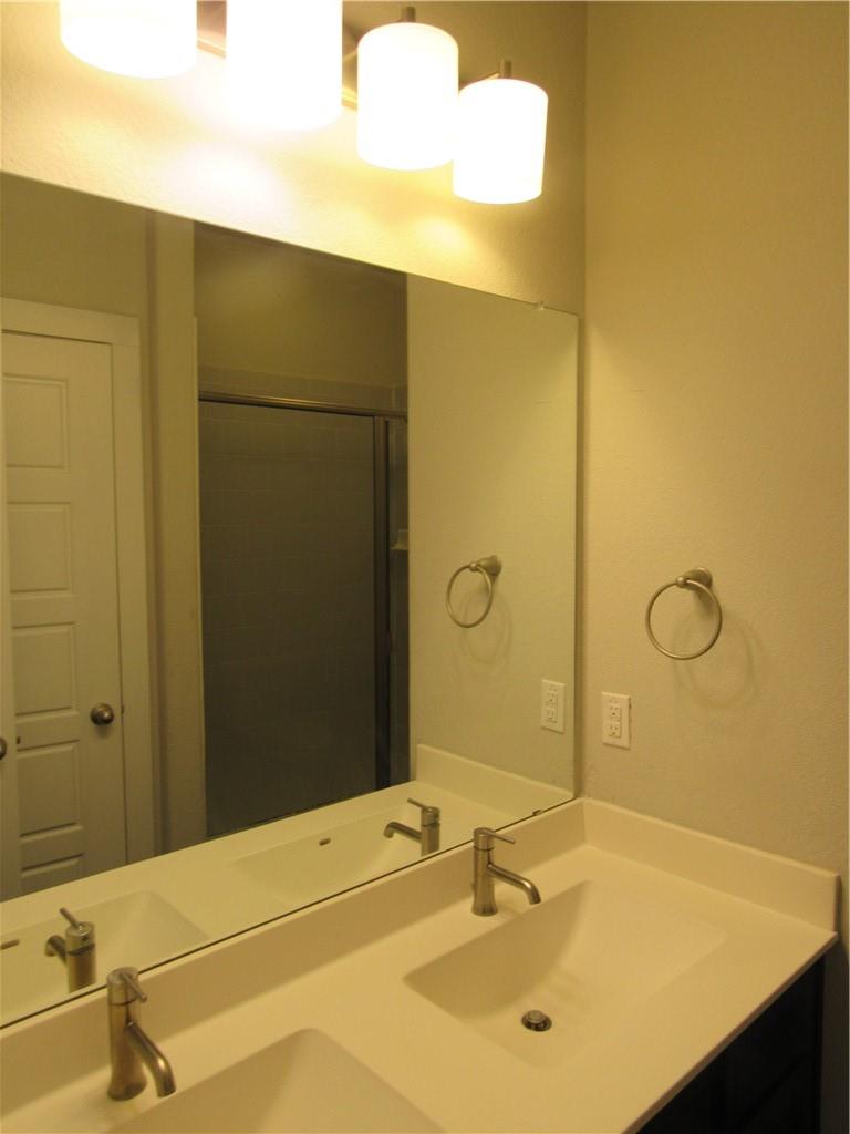 102 W Hidden Springs Dr, Bastrop, TX 78602