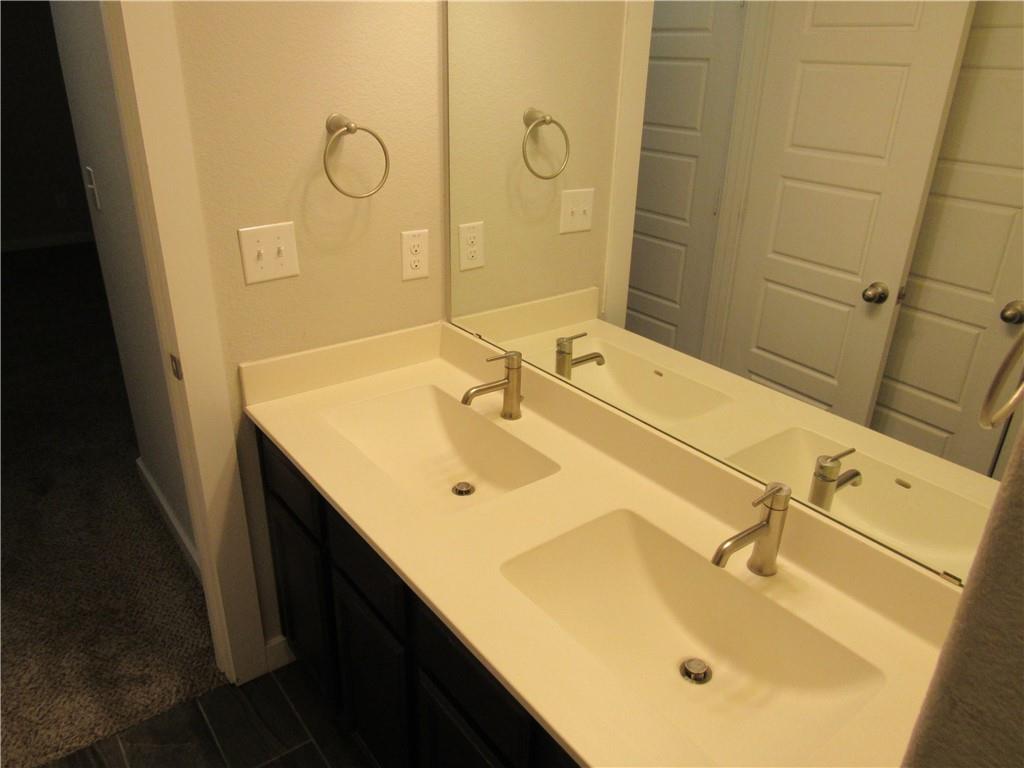 102 W Hidden Springs Dr, Bastrop, TX 78602