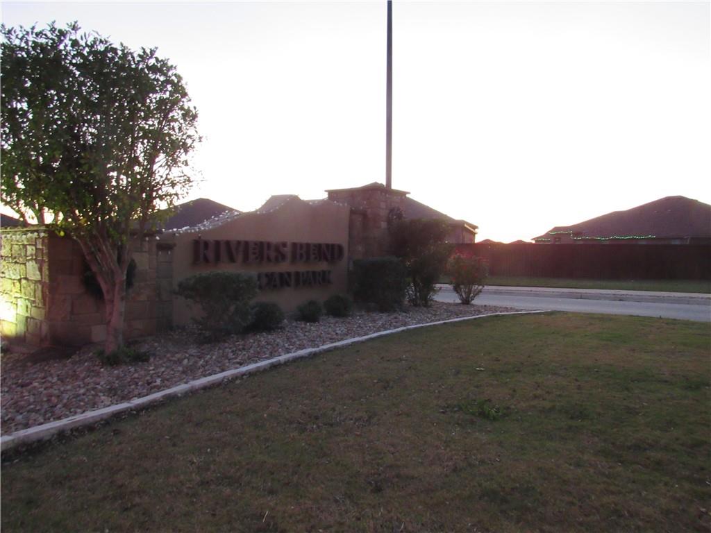 102 W Hidden Springs Dr, Bastrop, TX 78602