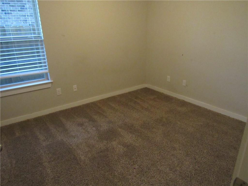 102 W Hidden Springs Dr, Bastrop, TX 78602