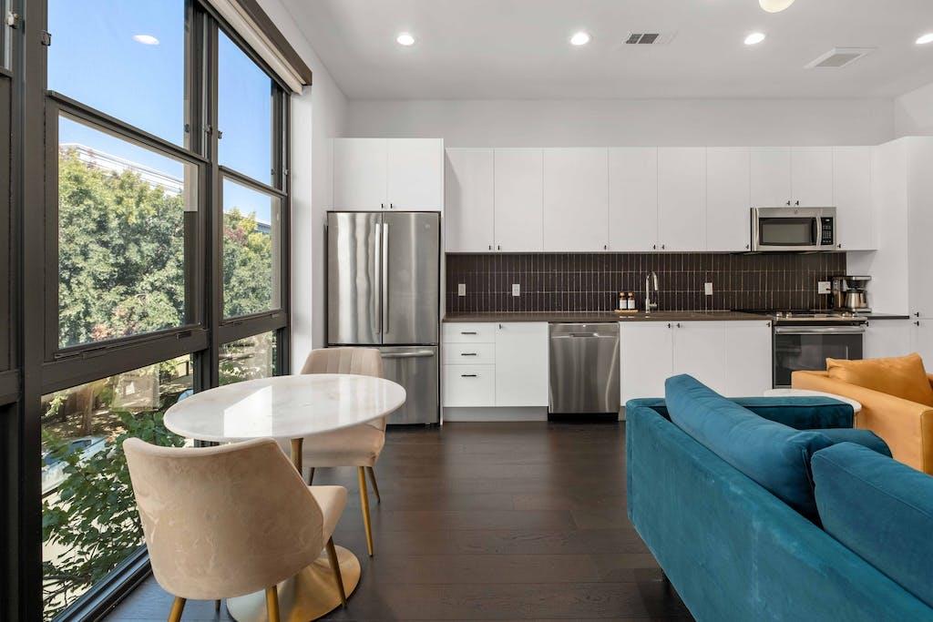 800 Embassy Dr # 210, Austin, TX 78702