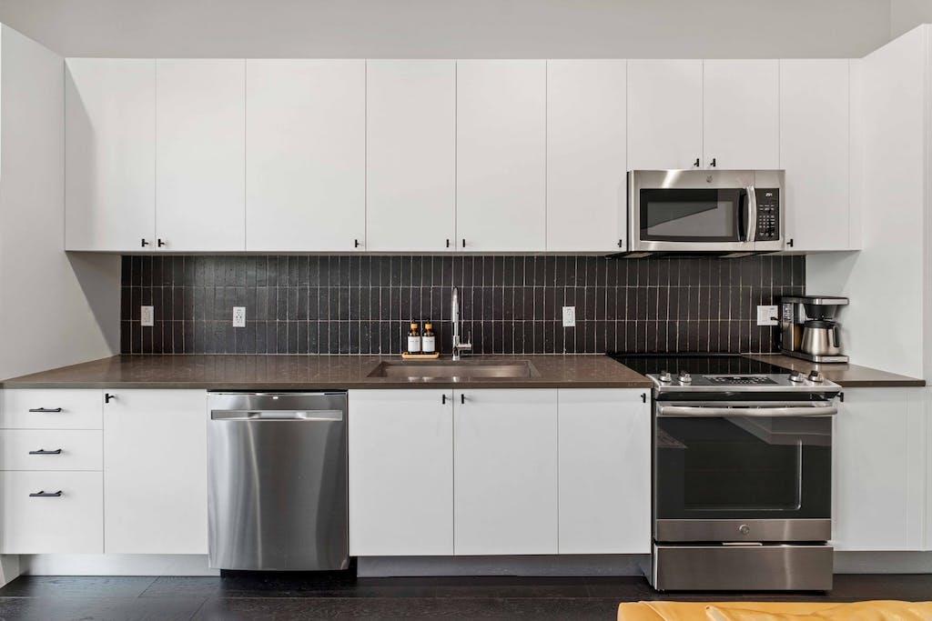 800 Embassy Dr # 210, Austin, TX 78702