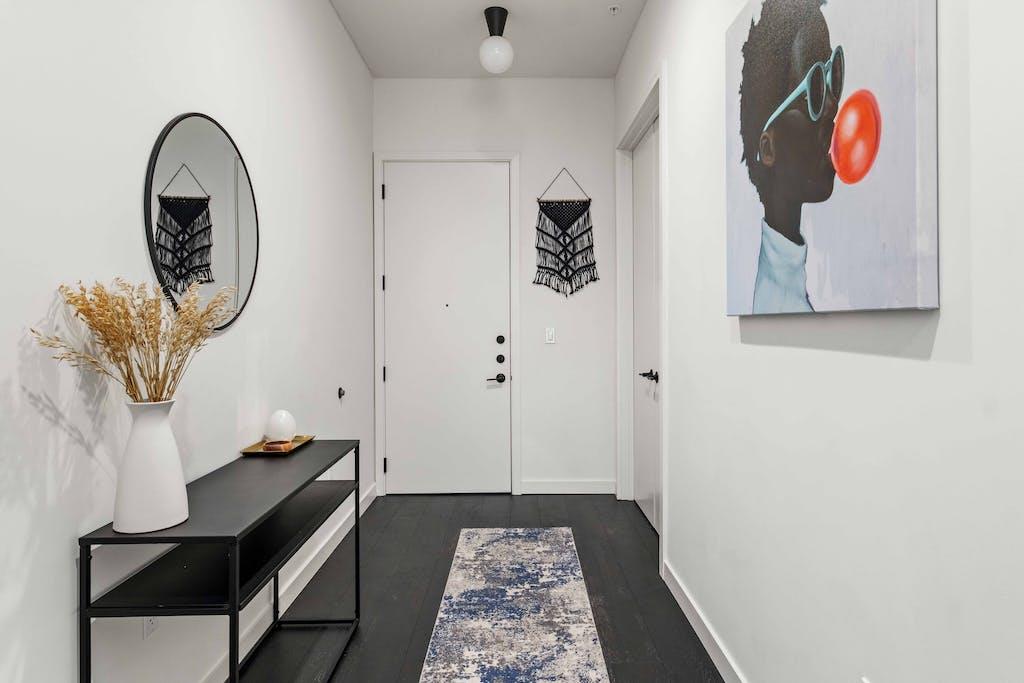 800 Embassy Dr # 210, Austin, TX 78702