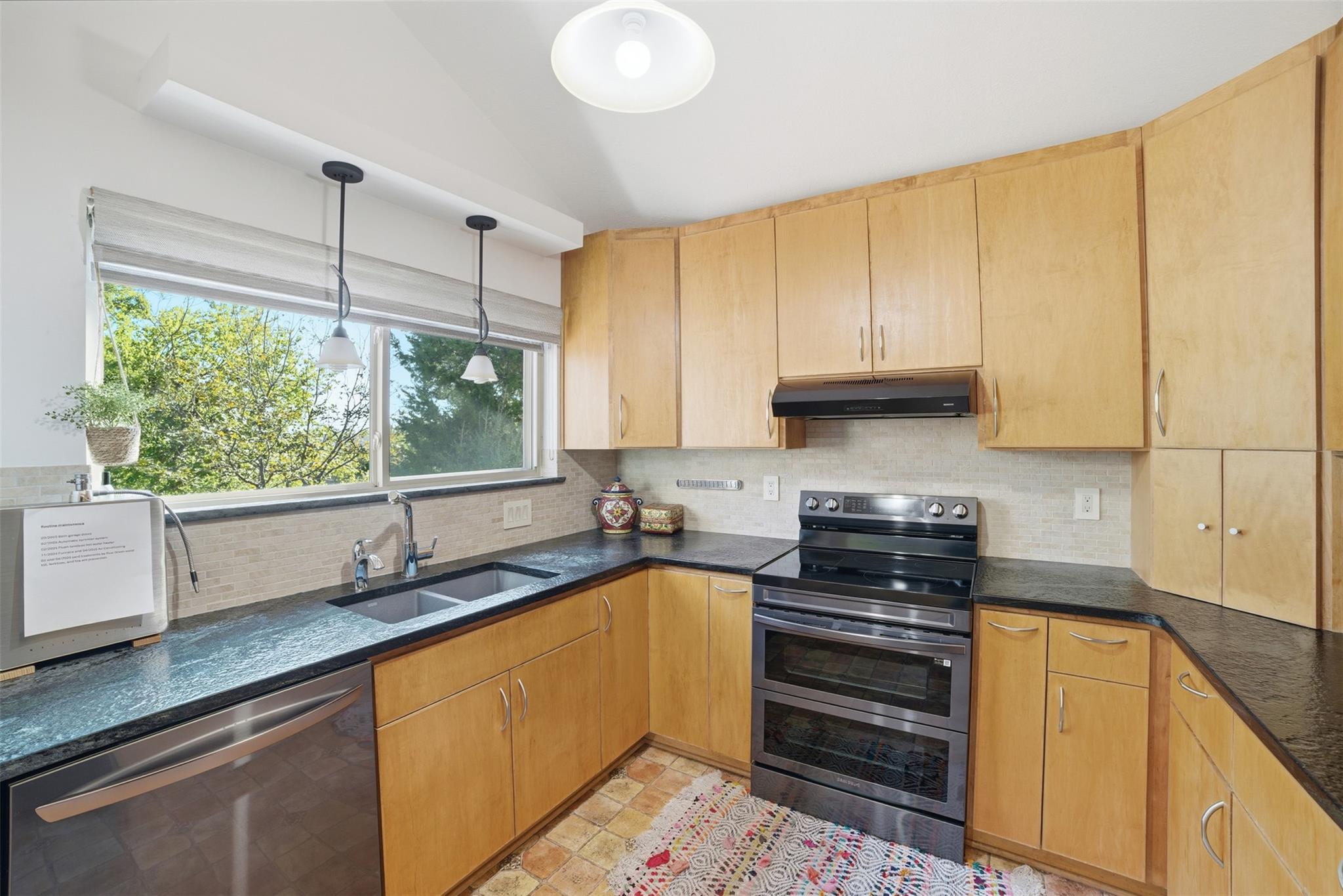 11007 Grapevine Ln, Austin, TX 78759