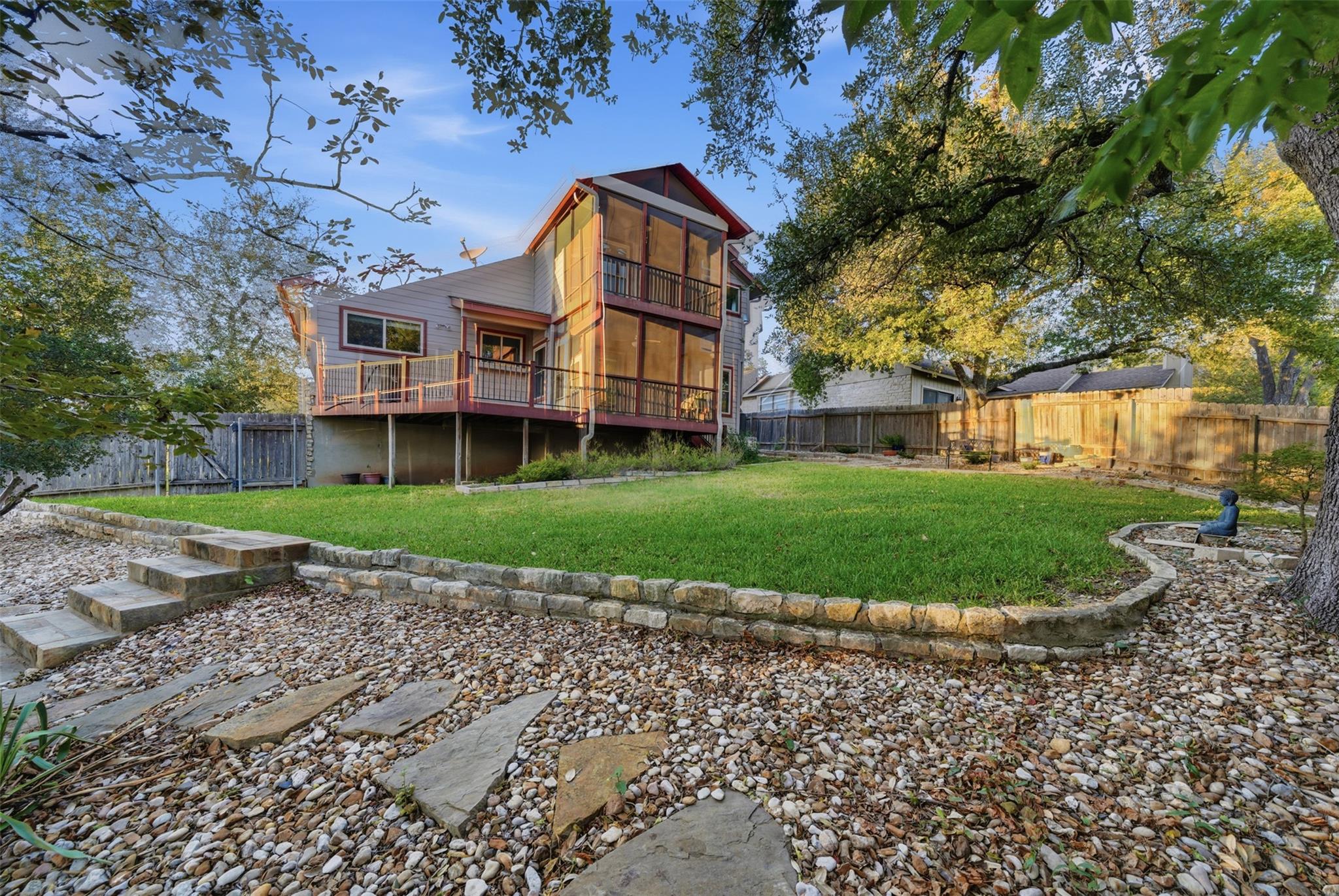 11007 Grapevine Ln, Austin, TX 78759