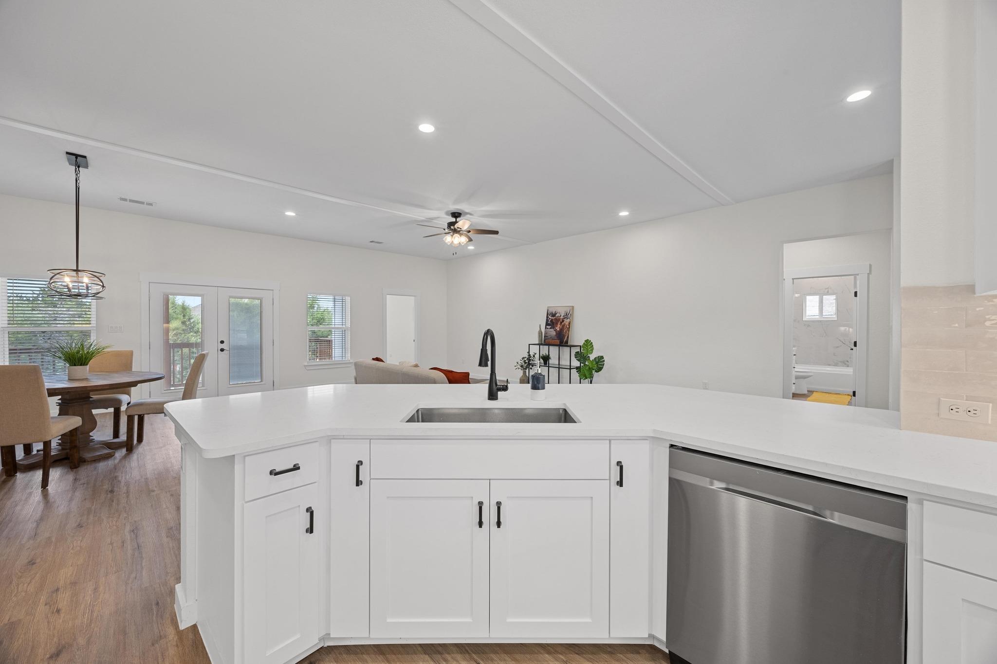 17701 Village Dr, Dripping Springs, TX 78620