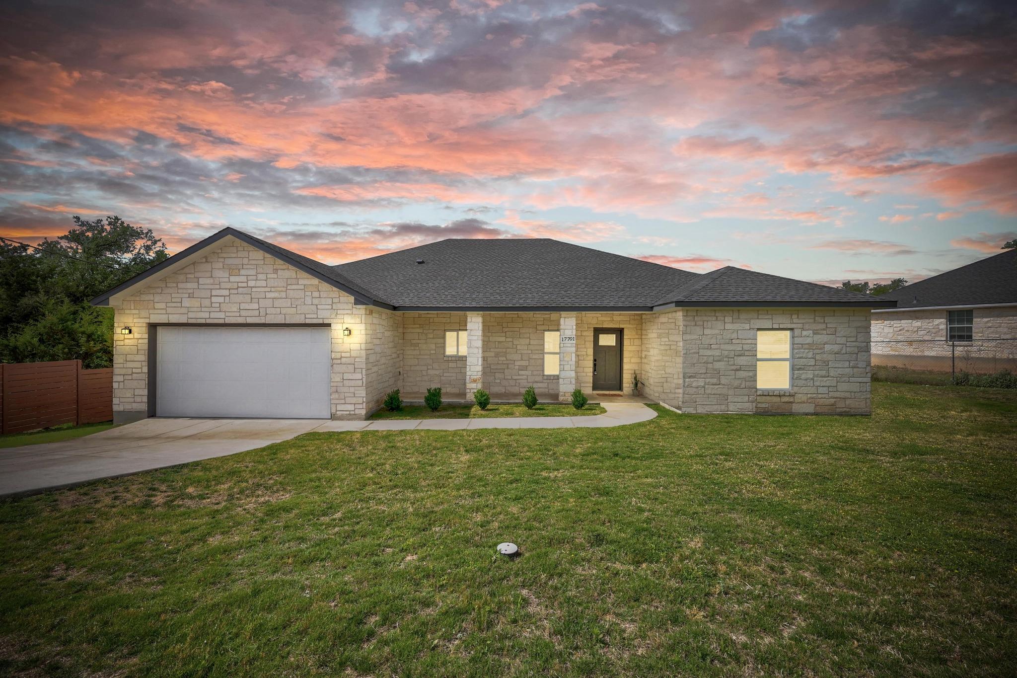 17701 Village Dr, Dripping Springs, TX 78620