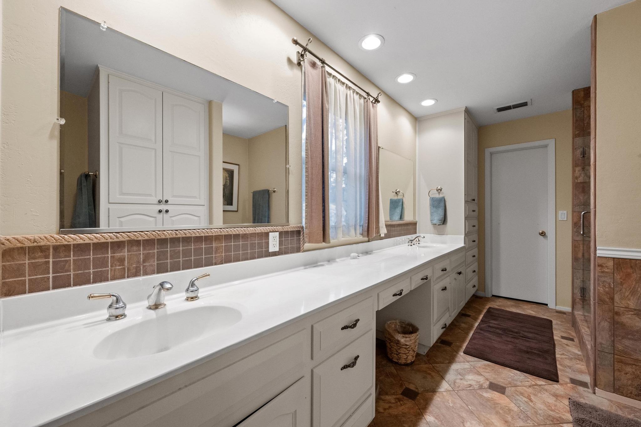 5200 Bell Springs Rd, Dripping Springs, TX 78620