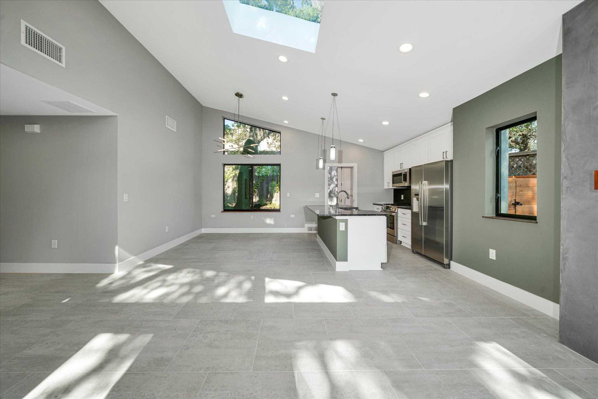 2610 CARNARVON Ln # Apt B, Austin, TX 78704