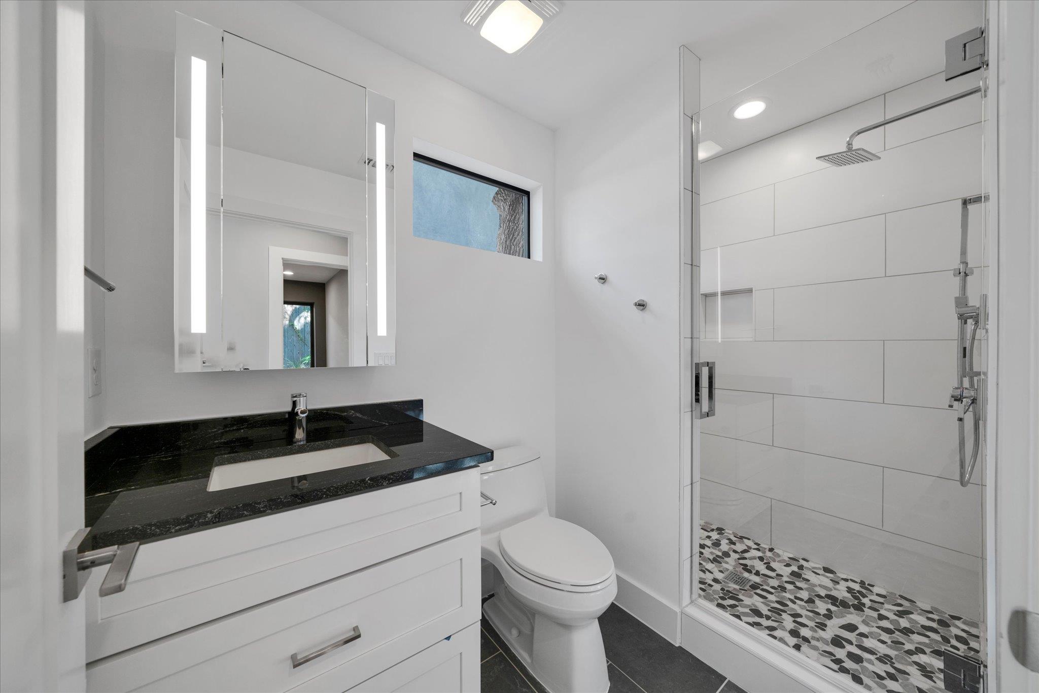 2610 CARNARVON Ln # Apt B, Austin, TX 78704