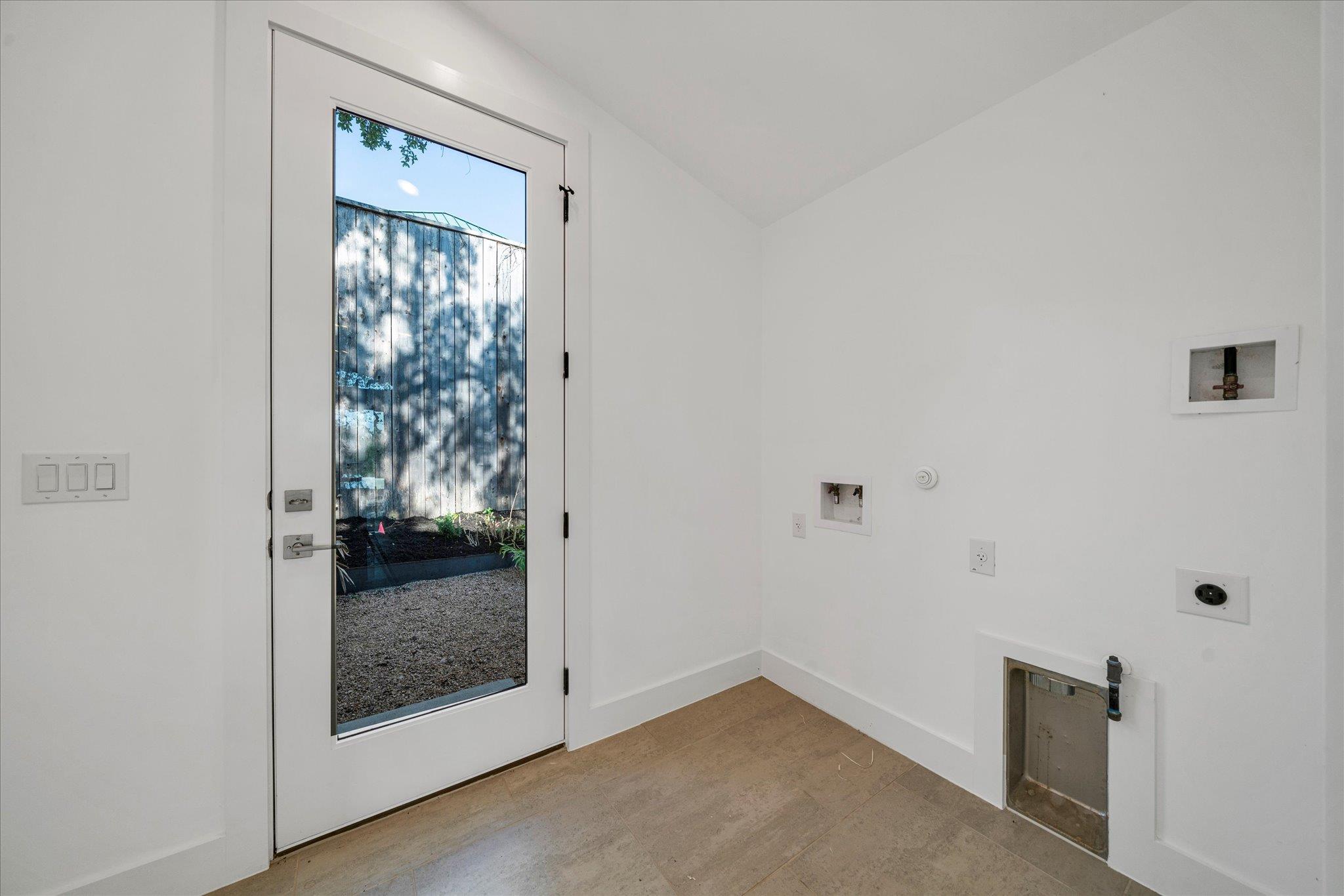 2610 CARNARVON Ln # Apt B, Austin, TX 78704