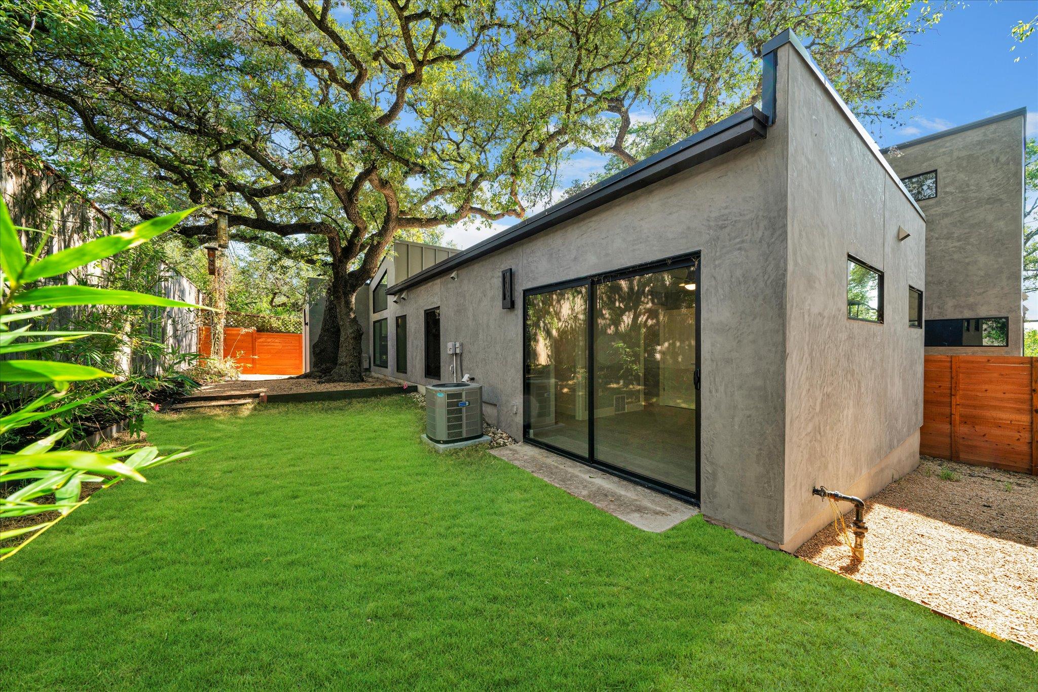 2610 CARNARVON Ln # Apt B, Austin, TX 78704