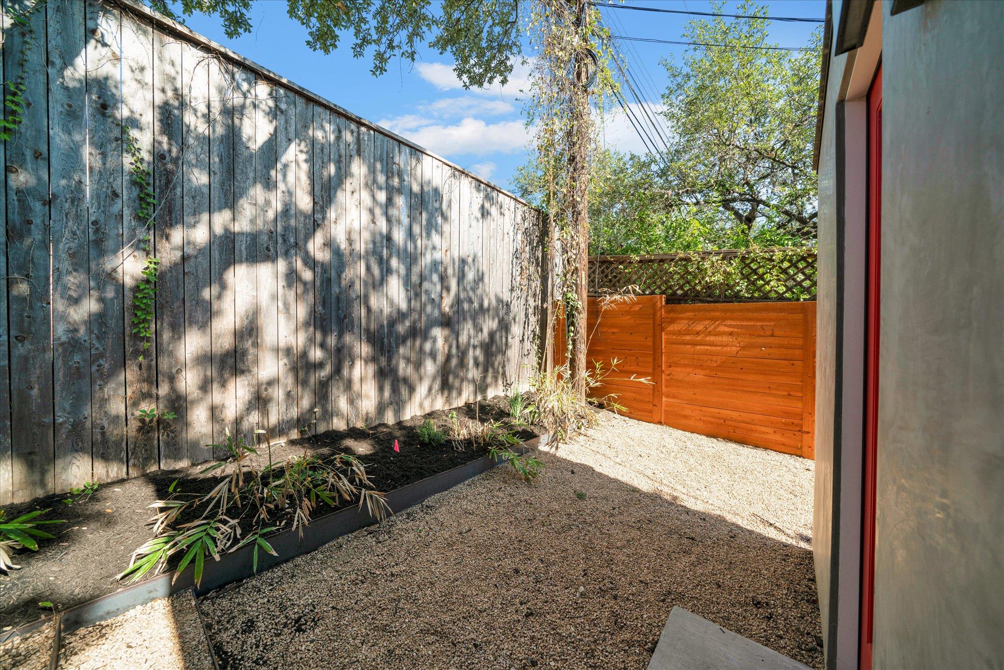 2610 CARNARVON Ln # Apt B, Austin, TX 78704