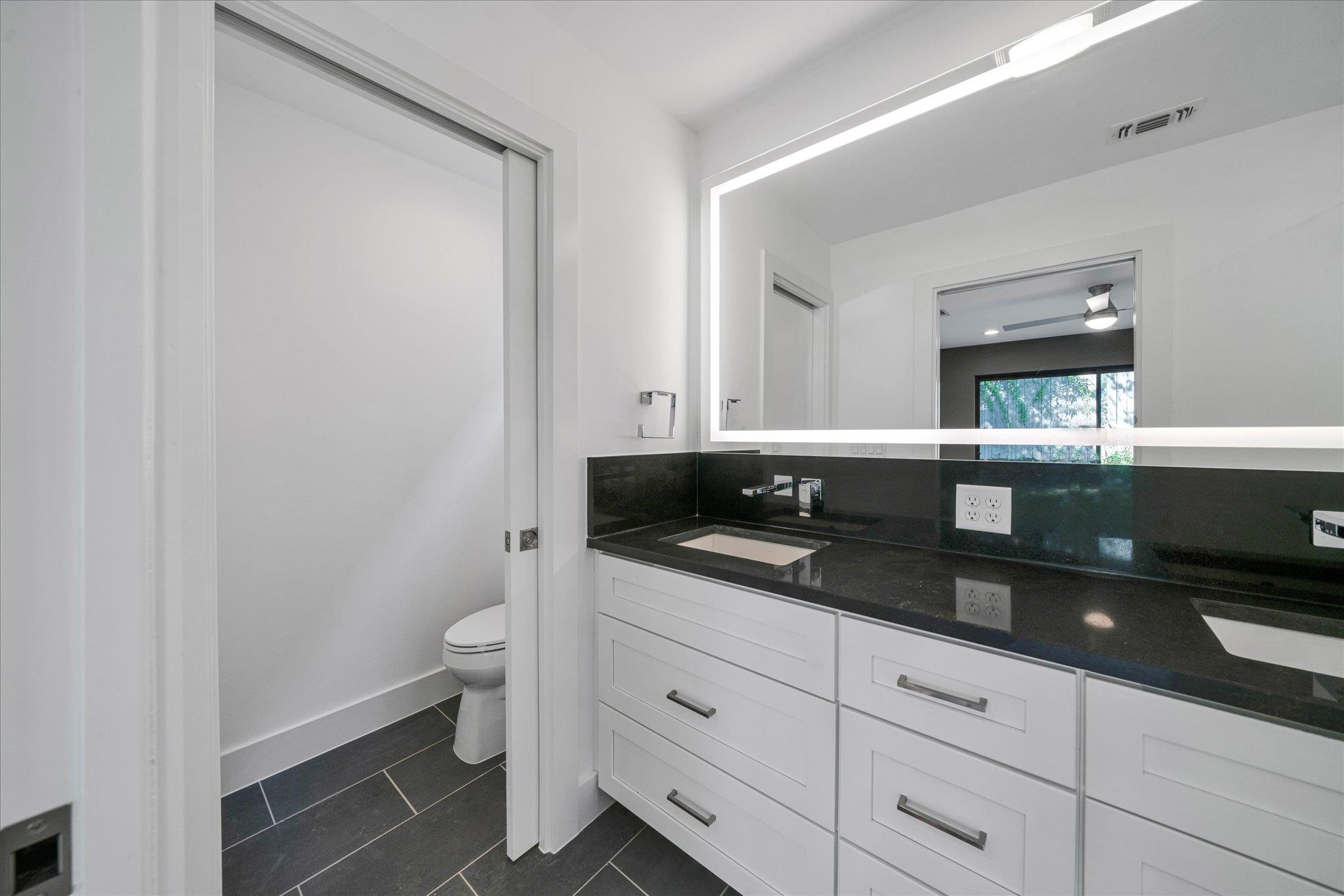 2610 CARNARVON Ln # Apt B, Austin, TX 78704