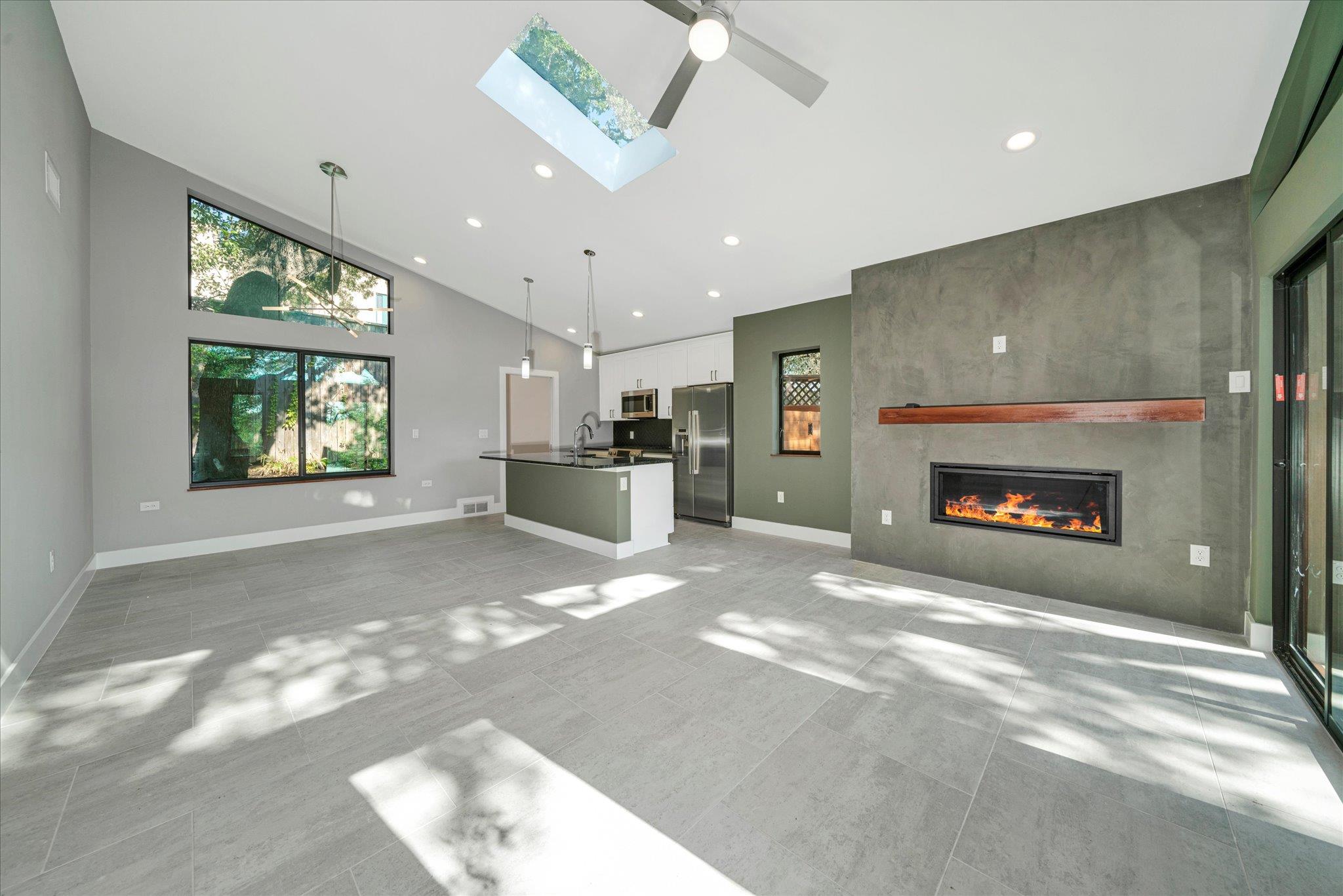 2610 CARNARVON Ln # Apt B, Austin, TX 78704