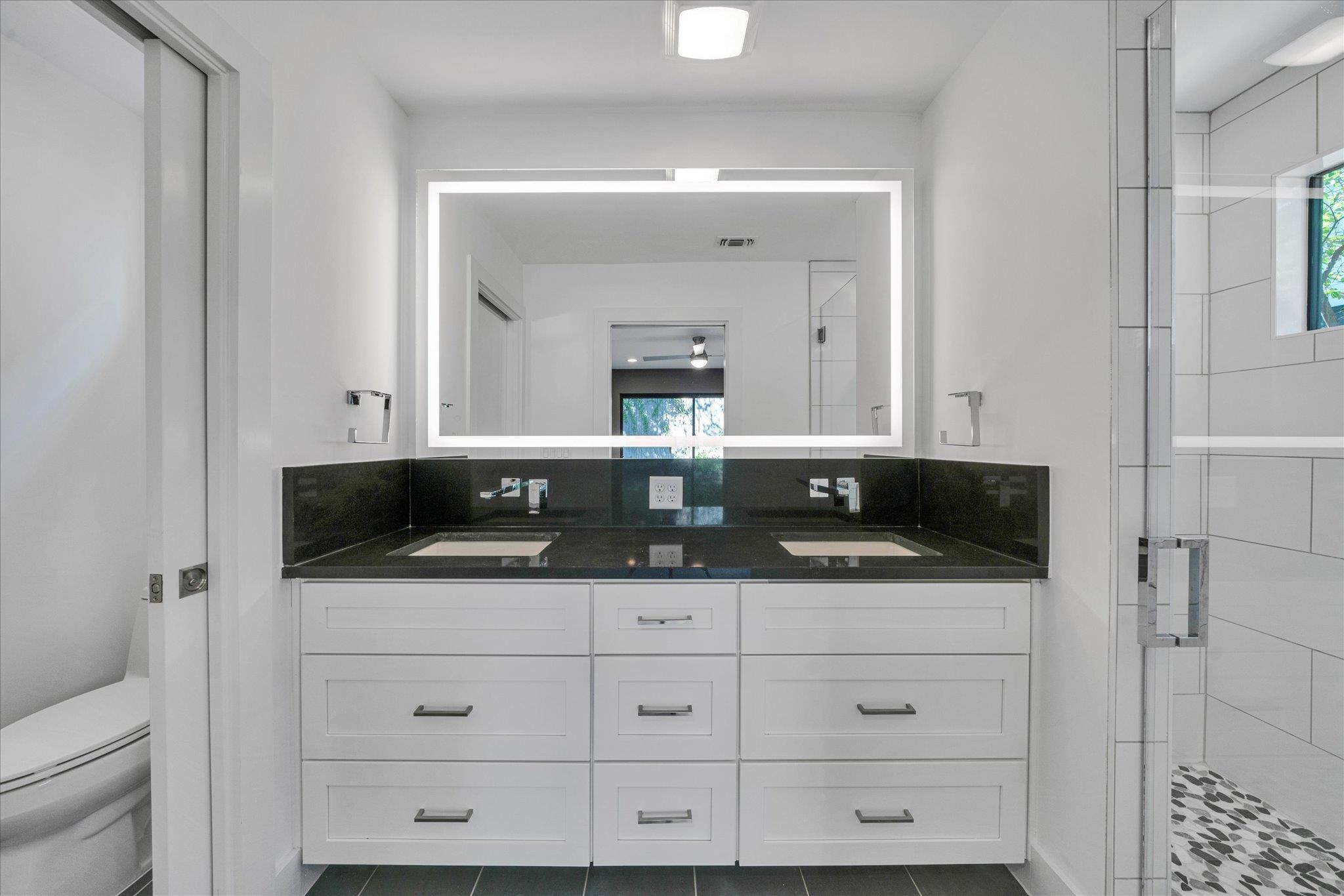 2610 CARNARVON Ln # Apt B, Austin, TX 78704