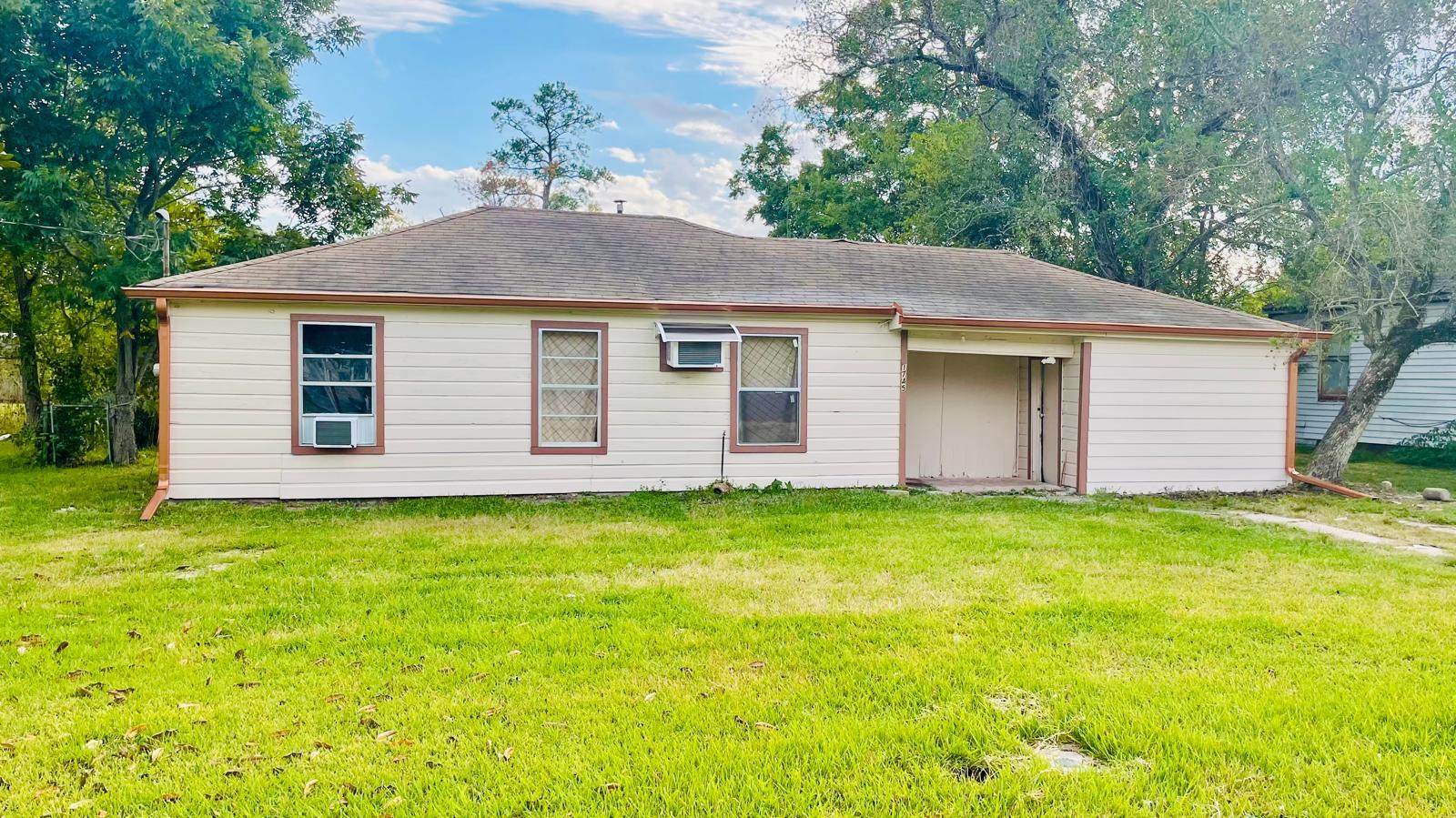 1745 Rivercrest St, Beaumont, TX 77703