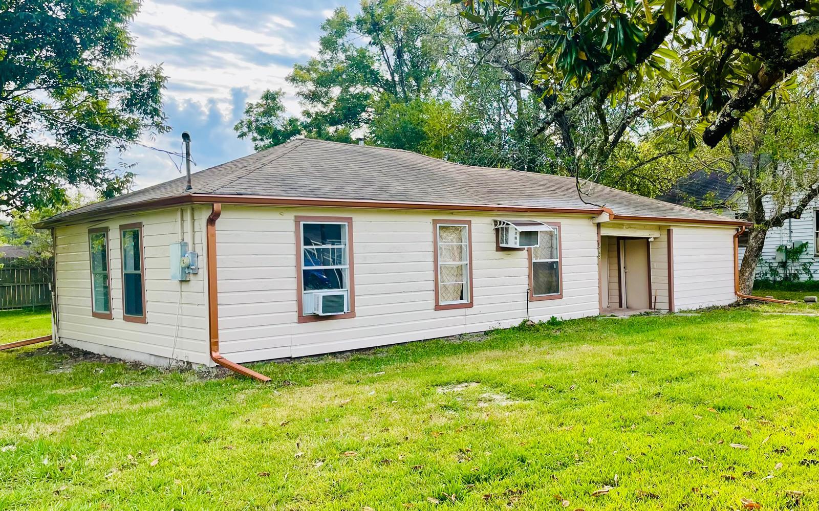 1745 Rivercrest St, Beaumont, TX 77703