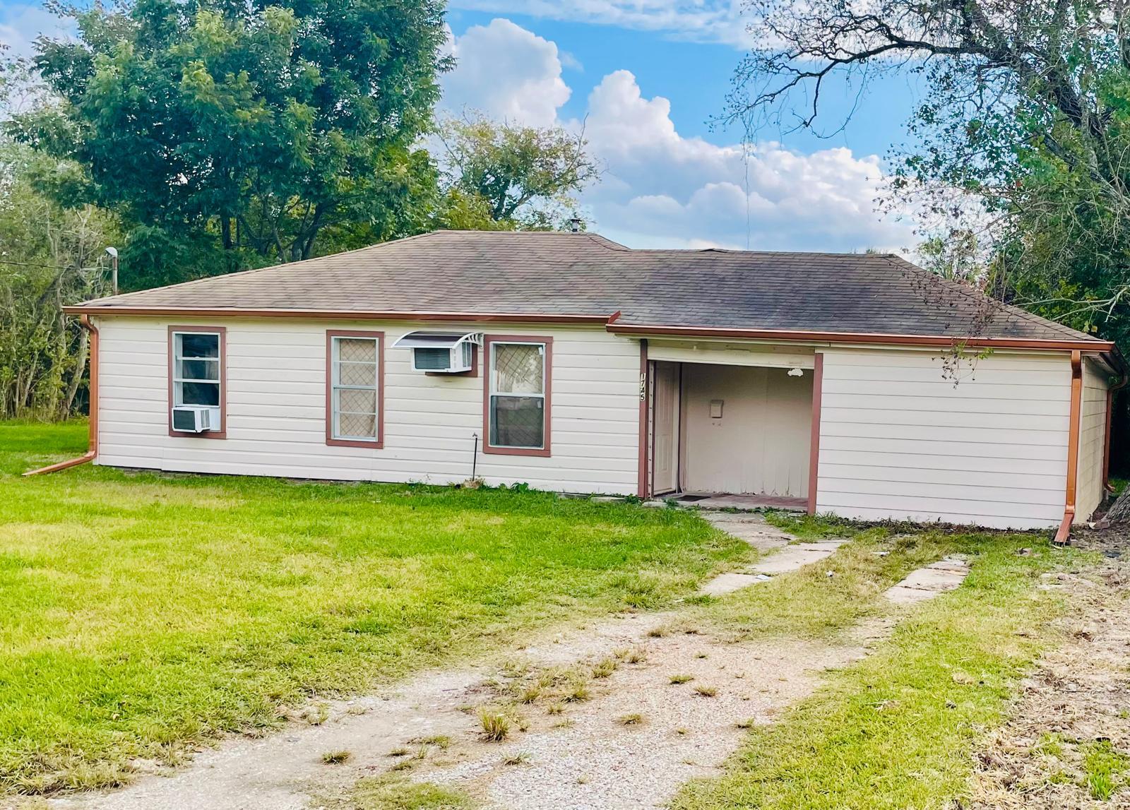 1745 Rivercrest St, Beaumont, TX 77703