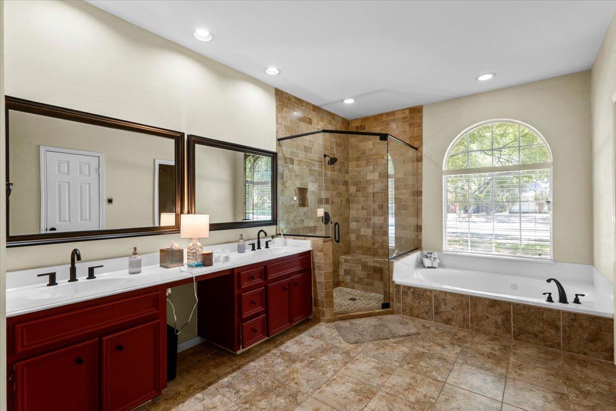 10116 Pinehurst Dr, Austin, TX 78747