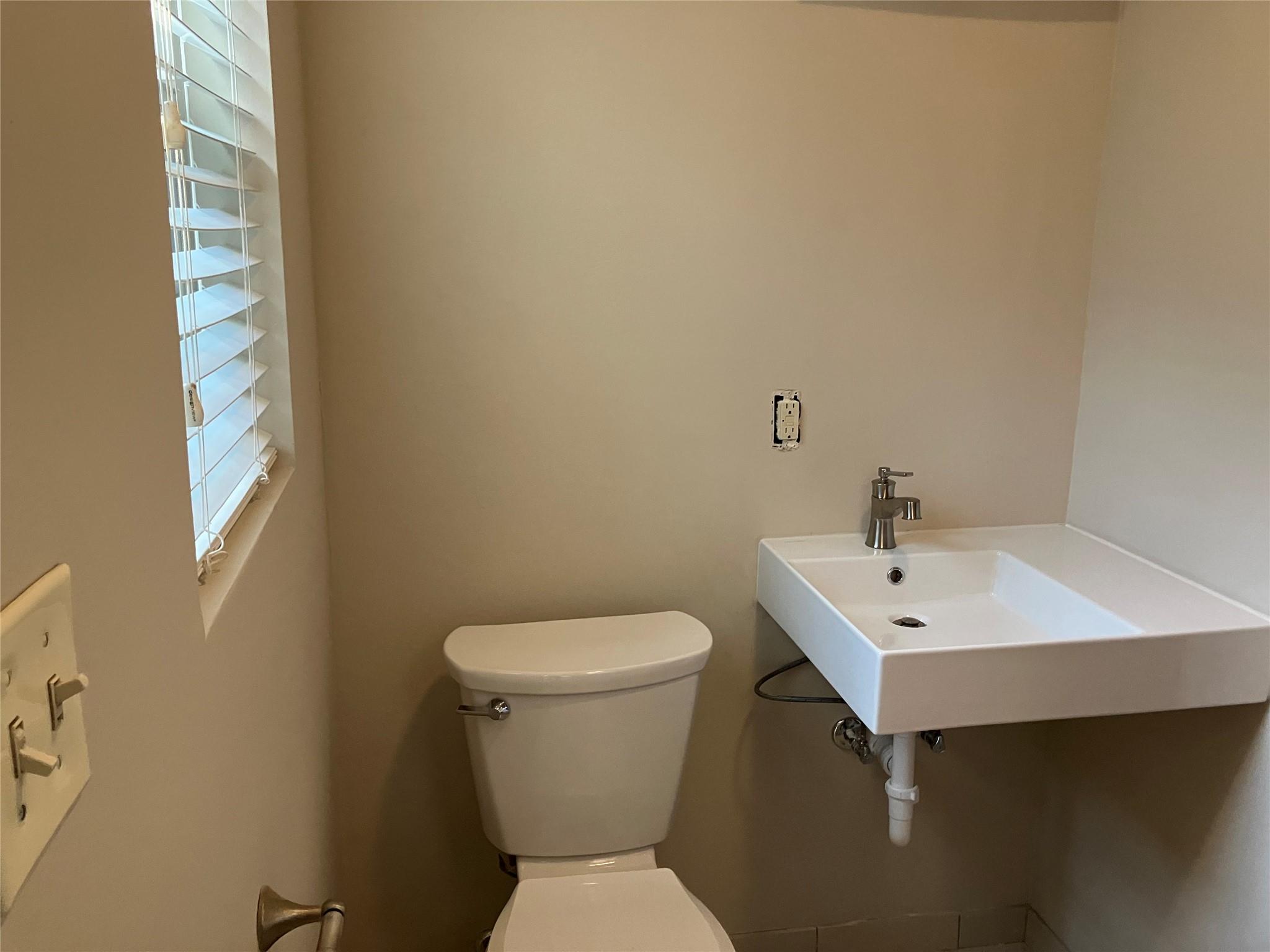 1921 W 39th St, Austin, TX 78731