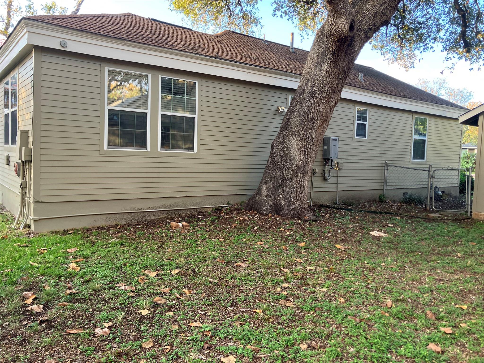 1921 W 39th St, Austin, TX 78731