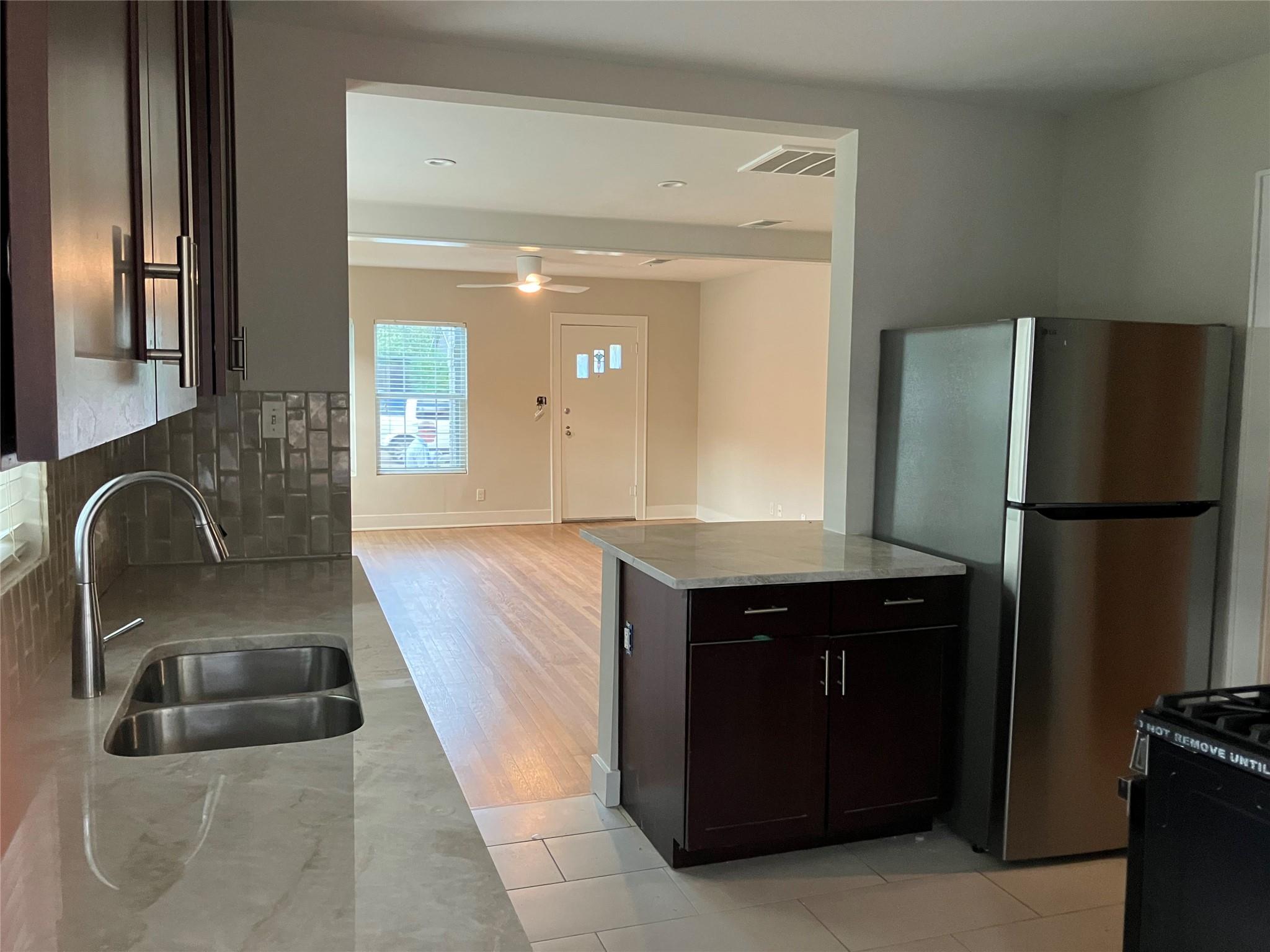 1921 W 39th St, Austin, TX 78731