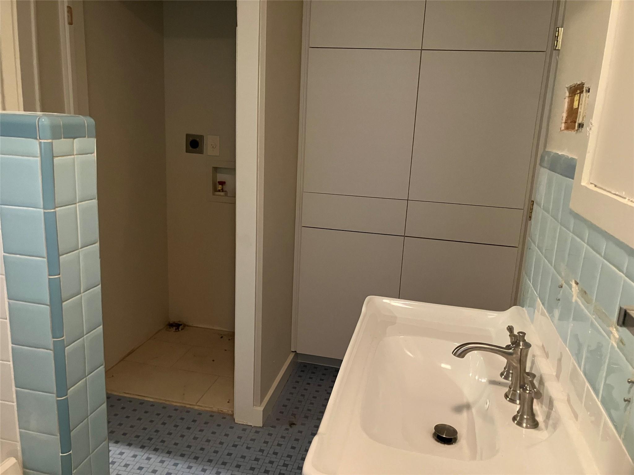 1921 W 39th St, Austin, TX 78731