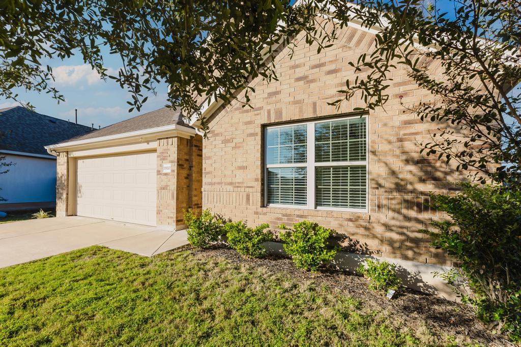 11920 Emerald Springs Ln, Manor, TX 78653