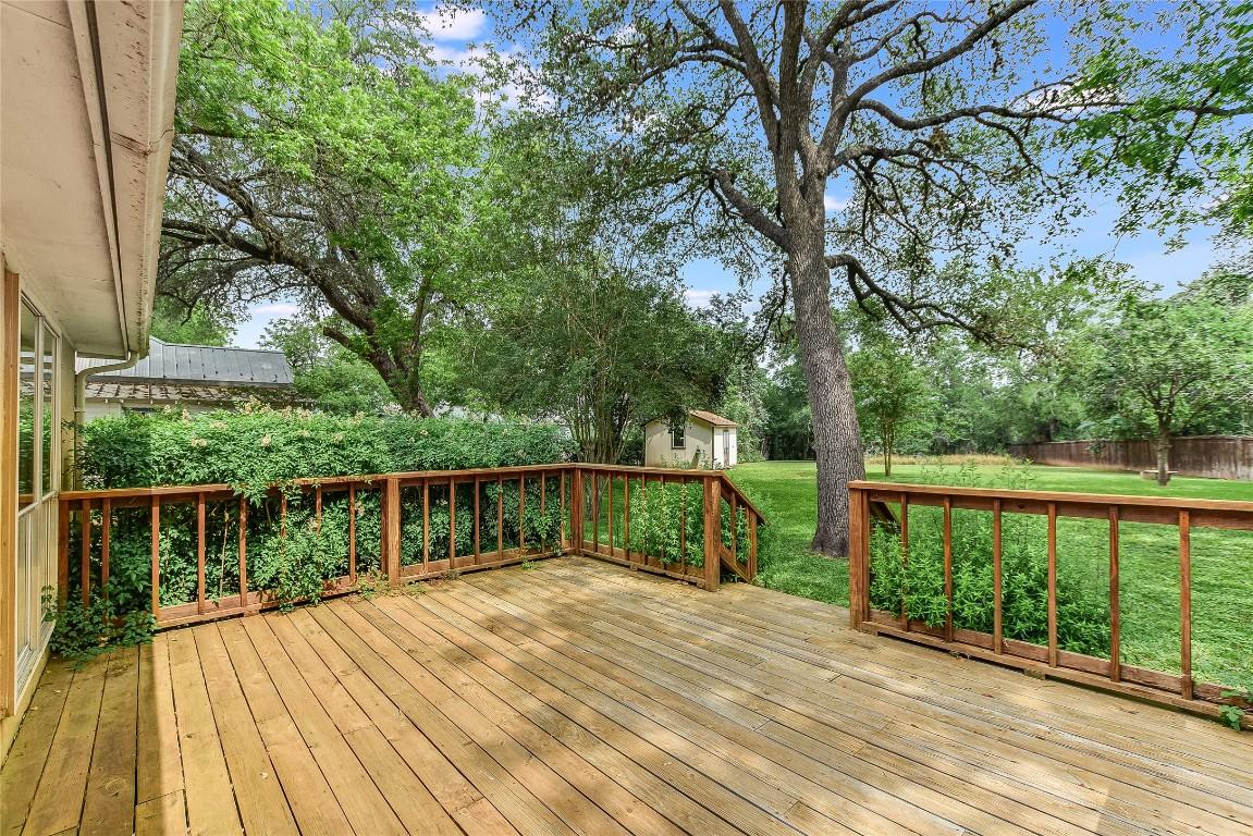 503 Colorado St, Smithville, TX 78957