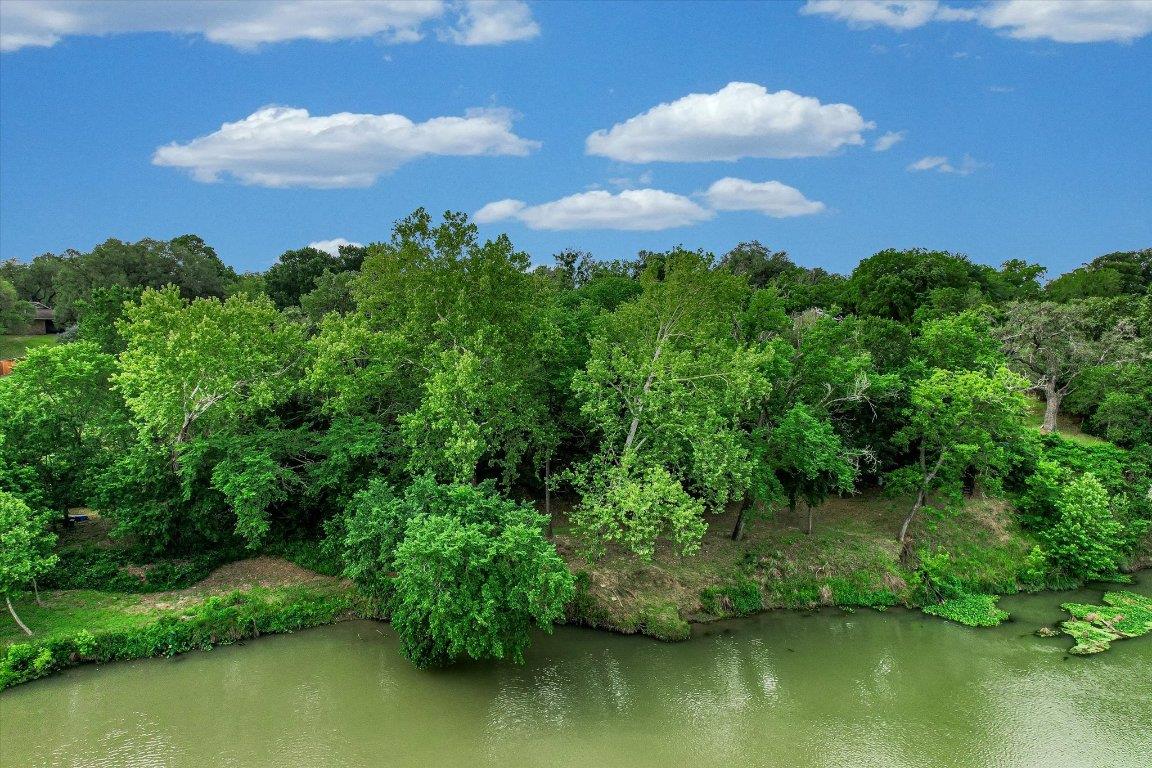 503 Colorado St, Smithville, TX 78957