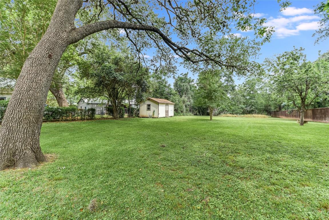 503 Colorado St, Smithville, TX 78957