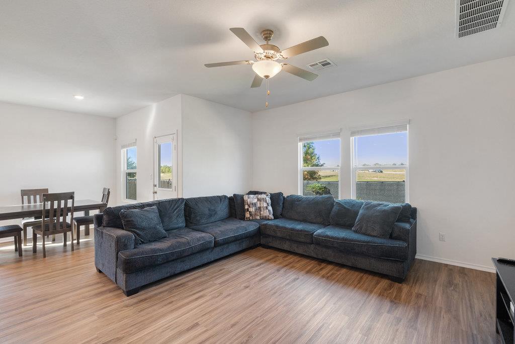 266 George Neggan Ln, Bastrop, TX 78602