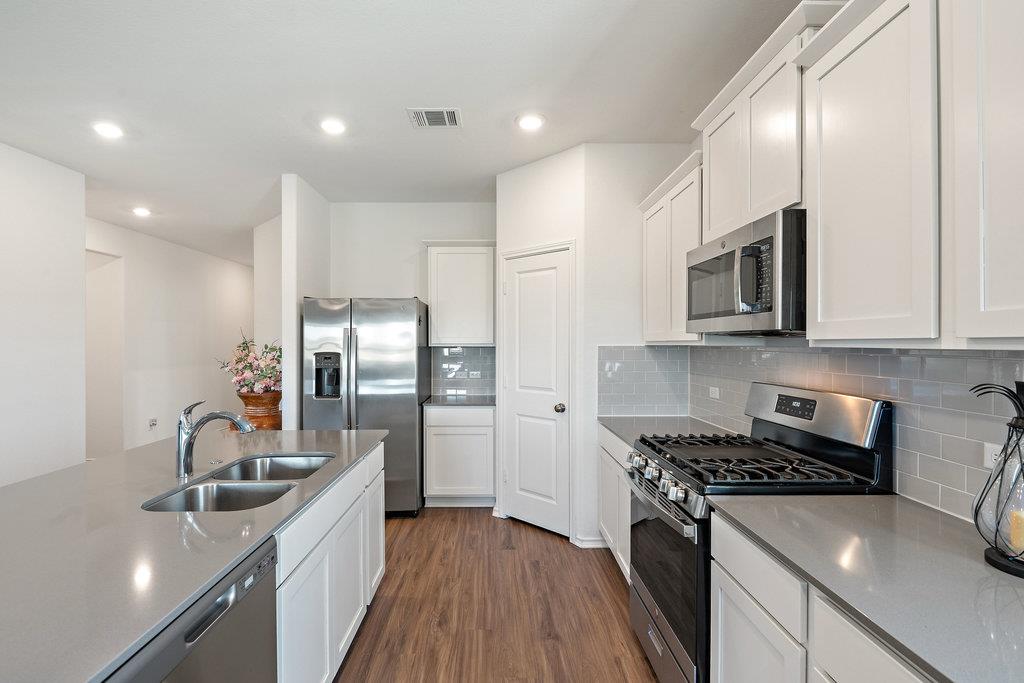 266 George Neggan Ln, Bastrop, TX 78602