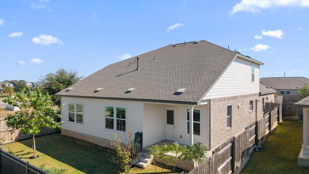 266 George Neggan Ln, Bastrop, TX 78602