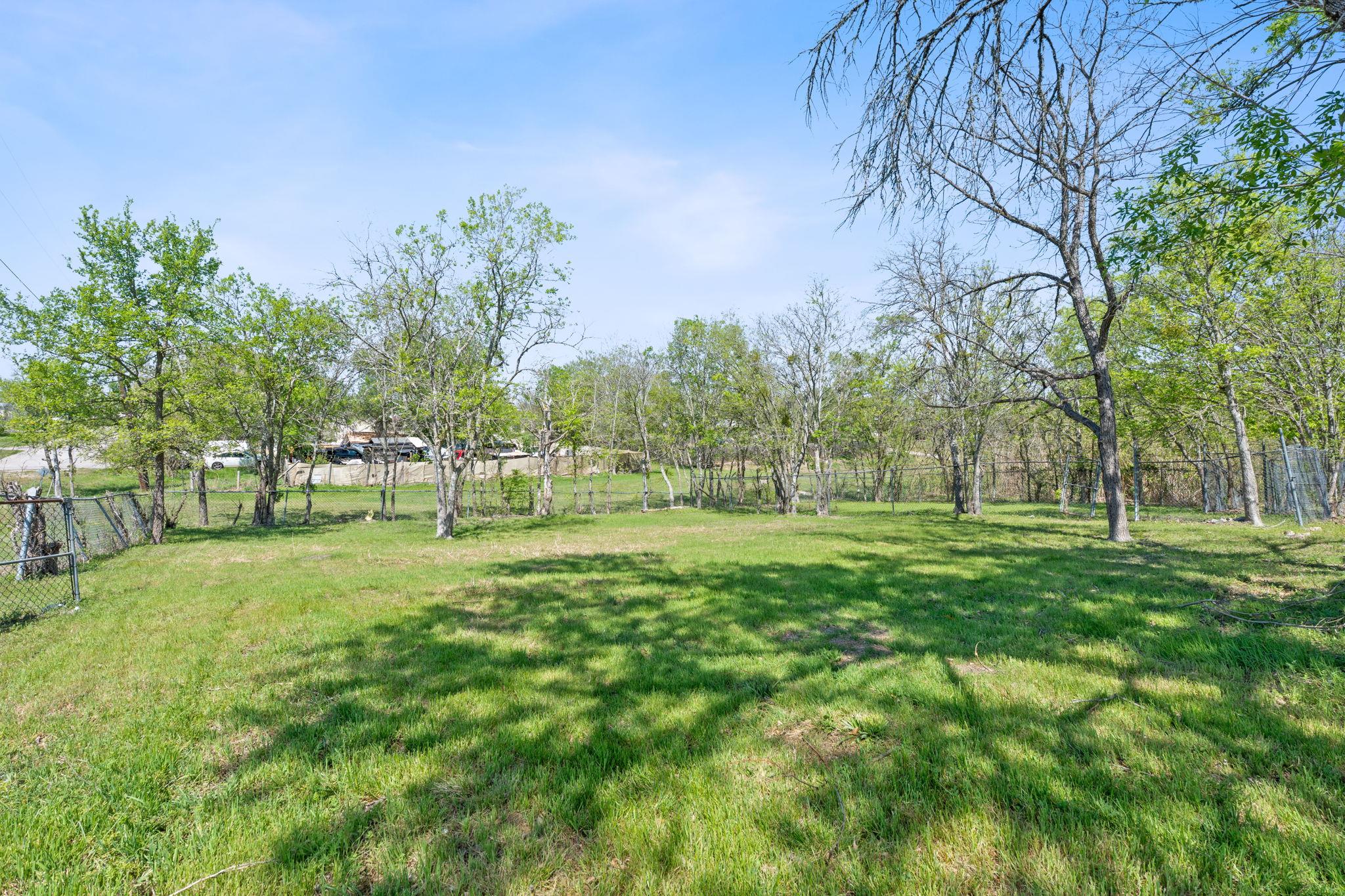 405 E Browning St, Manor, TX 78653