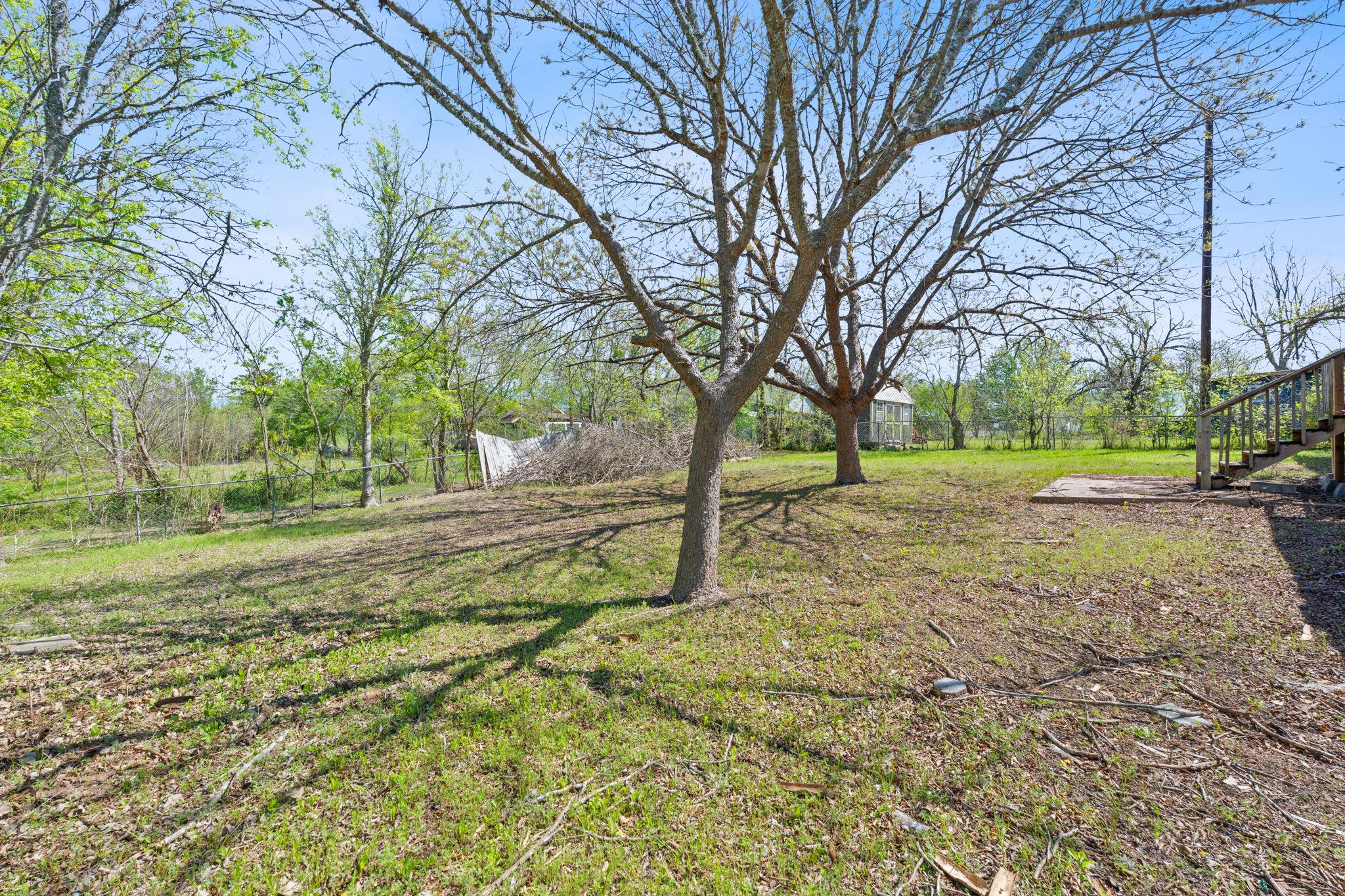 405 E Browning St, Manor, TX 78653