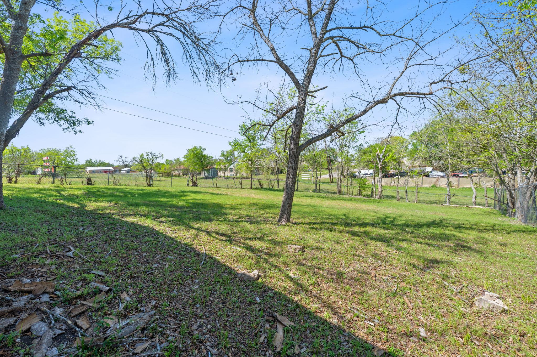 405 E Browning St, Manor, TX 78653