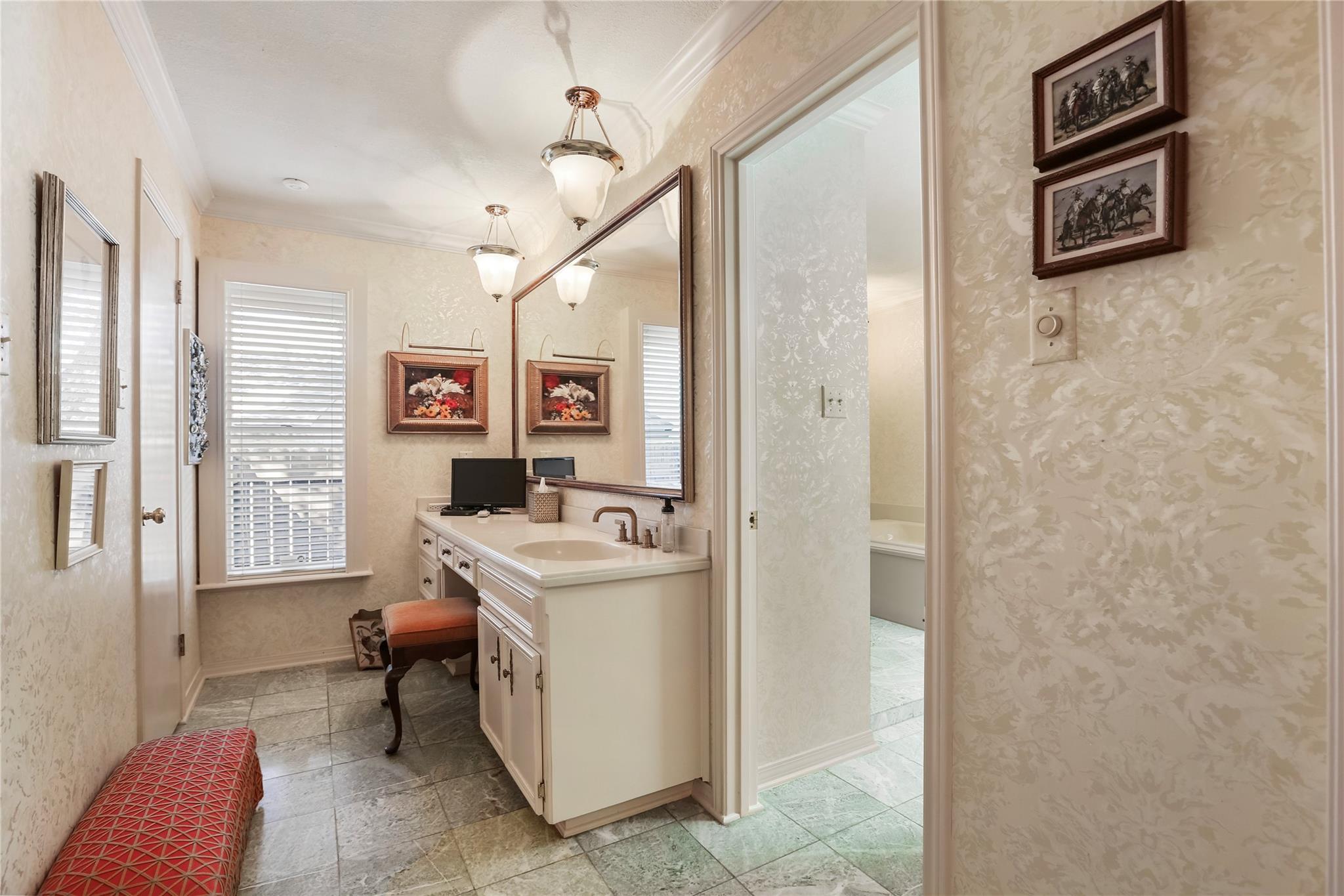 7702 Pleasant Meadow Cir, Austin, TX 78731