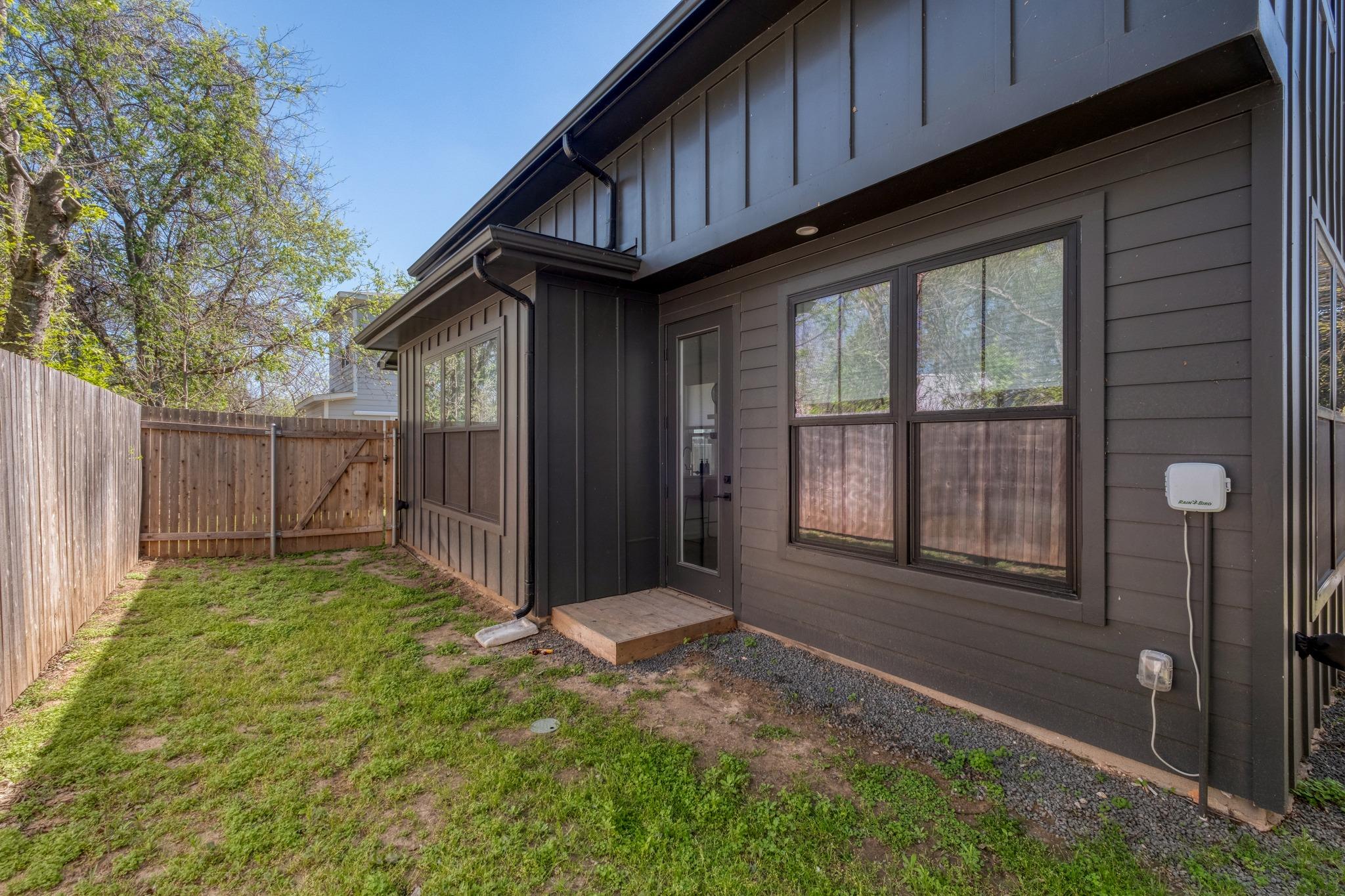 5406 Downs Dr # 2, Austin, TX 78721