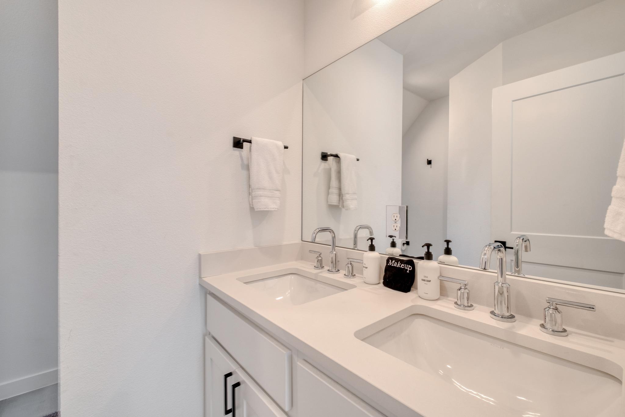 5406 Downs Dr # 2, Austin, TX 78721