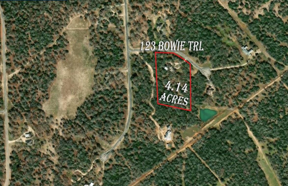 123 Bowie Trl, Luling, TX 78648