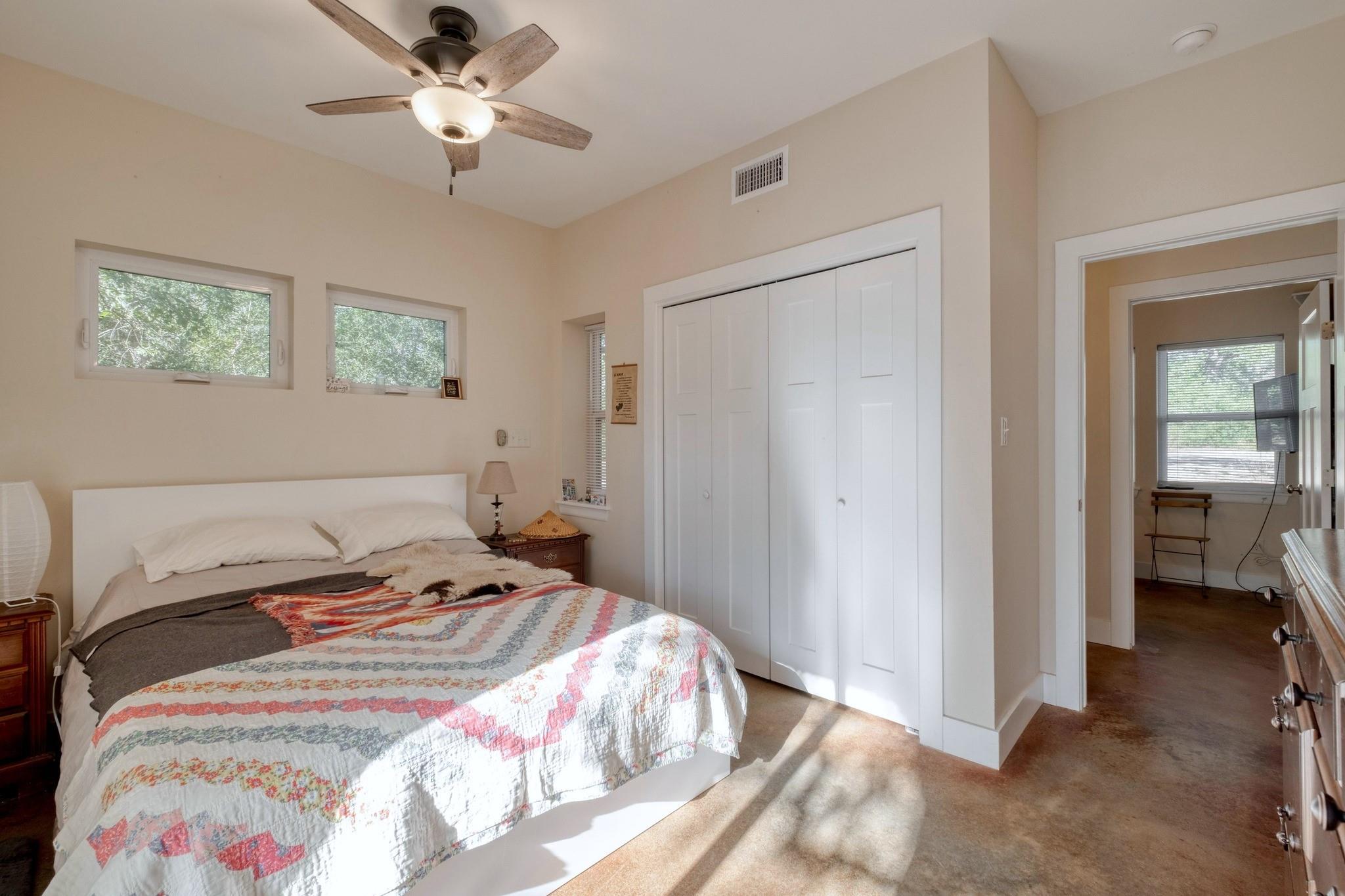 123 Bowie Trl, Luling, TX 78648